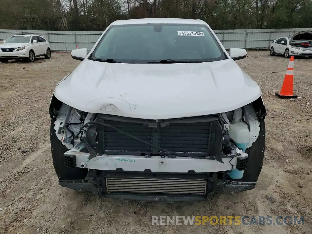 5 Photograph of a damaged car 2GNAXKEV2K6258246 CHEVROLET EQUINOX 2019