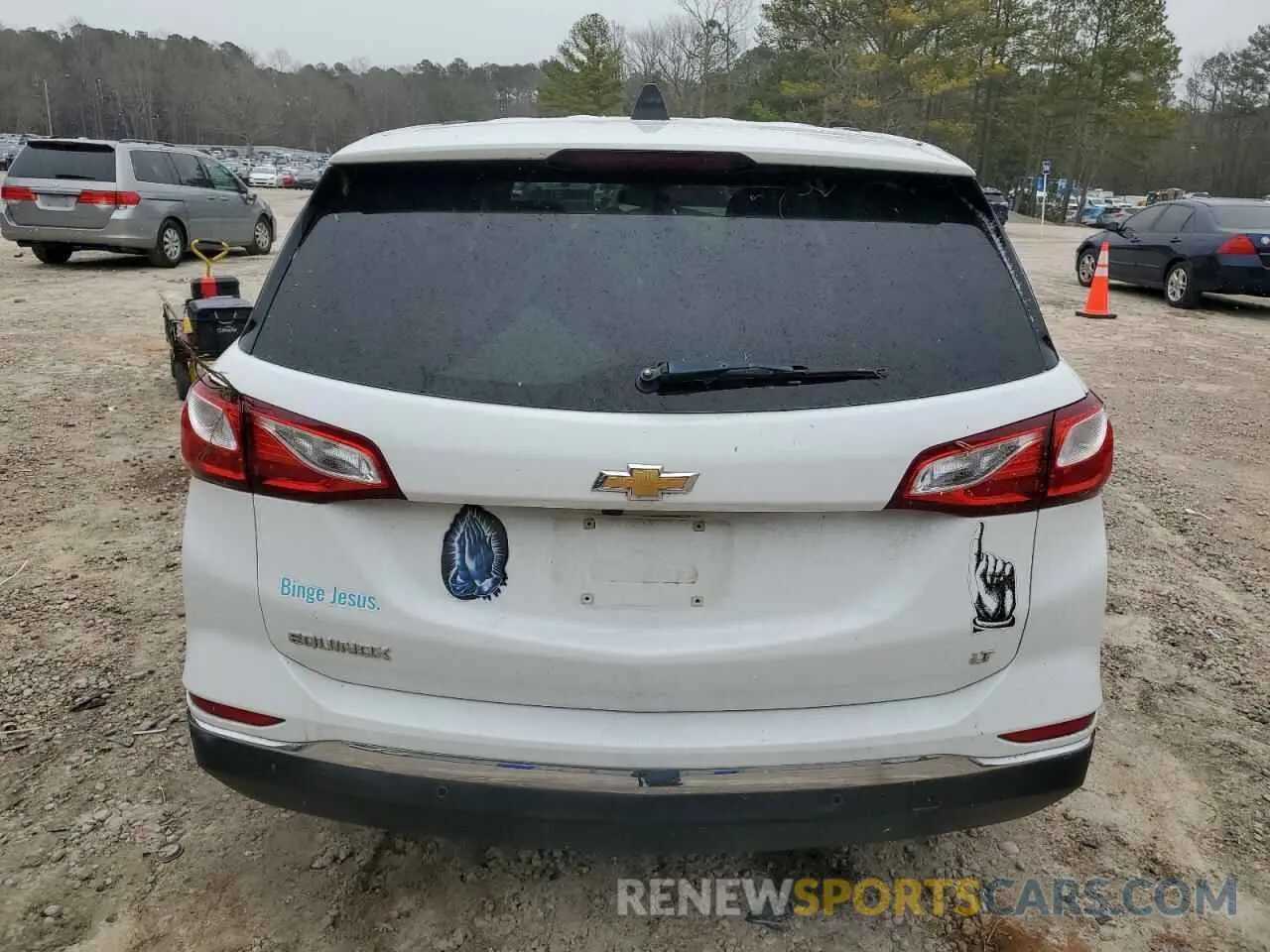 6 Photograph of a damaged car 2GNAXKEV2K6258246 CHEVROLET EQUINOX 2019