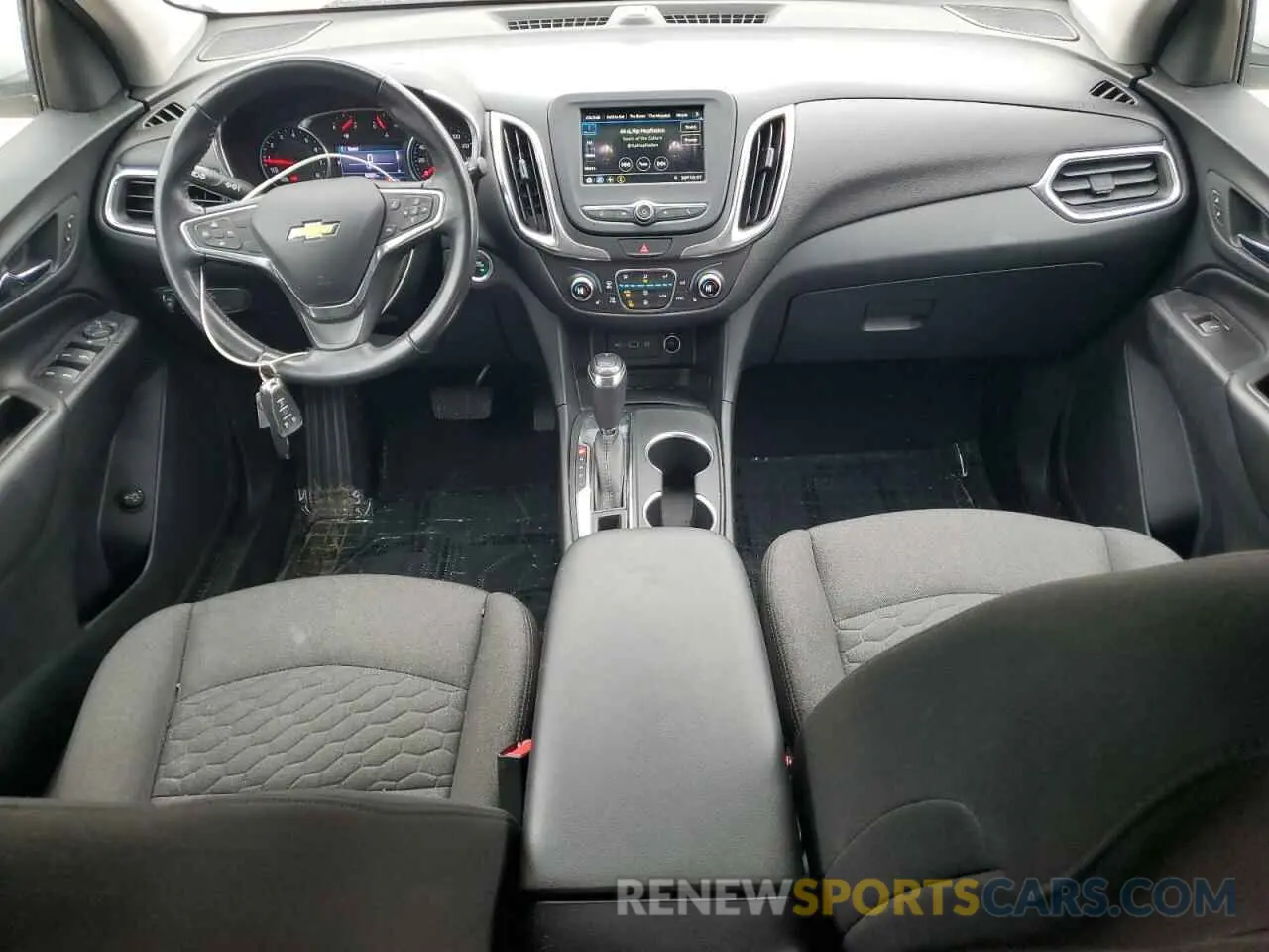 8 Photograph of a damaged car 2GNAXKEV2K6258246 CHEVROLET EQUINOX 2019