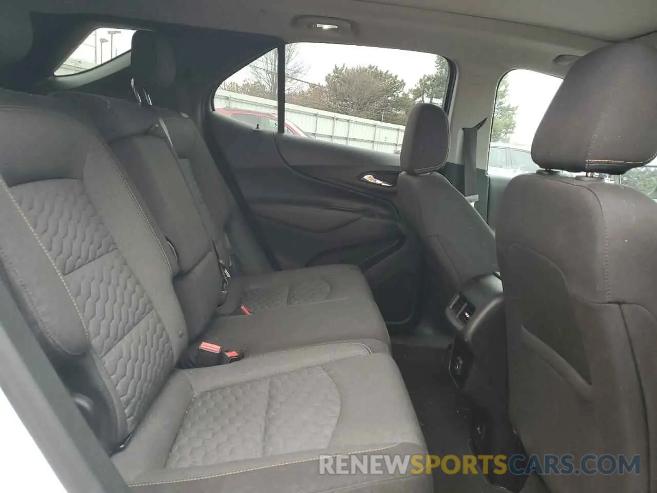11 Photograph of a damaged car 2GNAXKEV3K6123325 CHEVROLET EQUINOX 2019