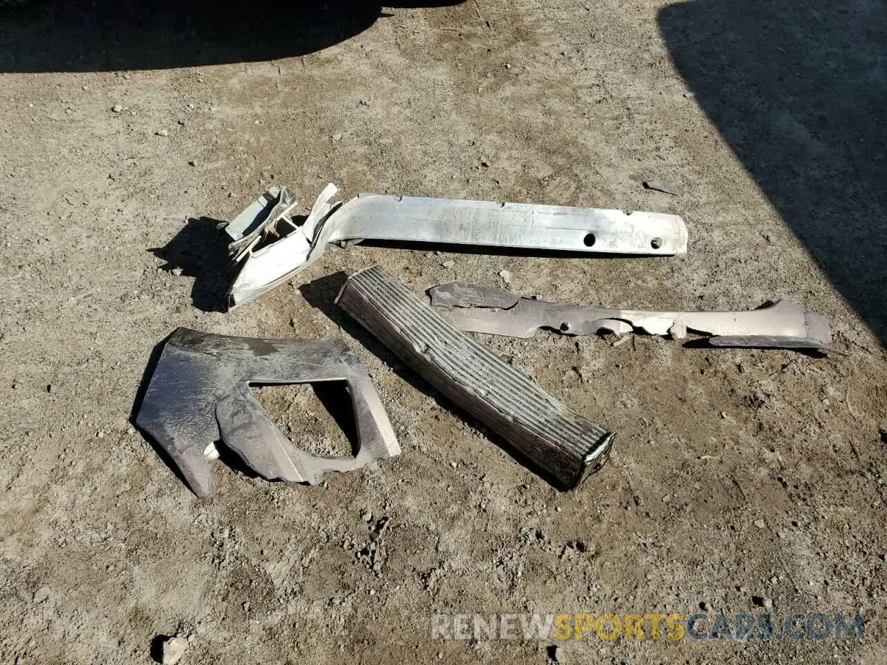 13 Photograph of a damaged car 2GNAXKEV3K6131554 CHEVROLET EQUINOX 2019