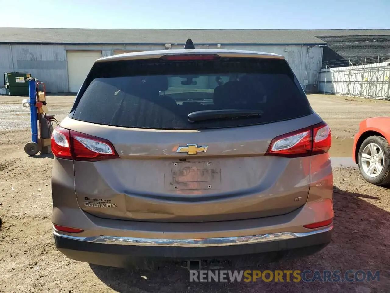 6 Photograph of a damaged car 2GNAXKEV3K6131554 CHEVROLET EQUINOX 2019