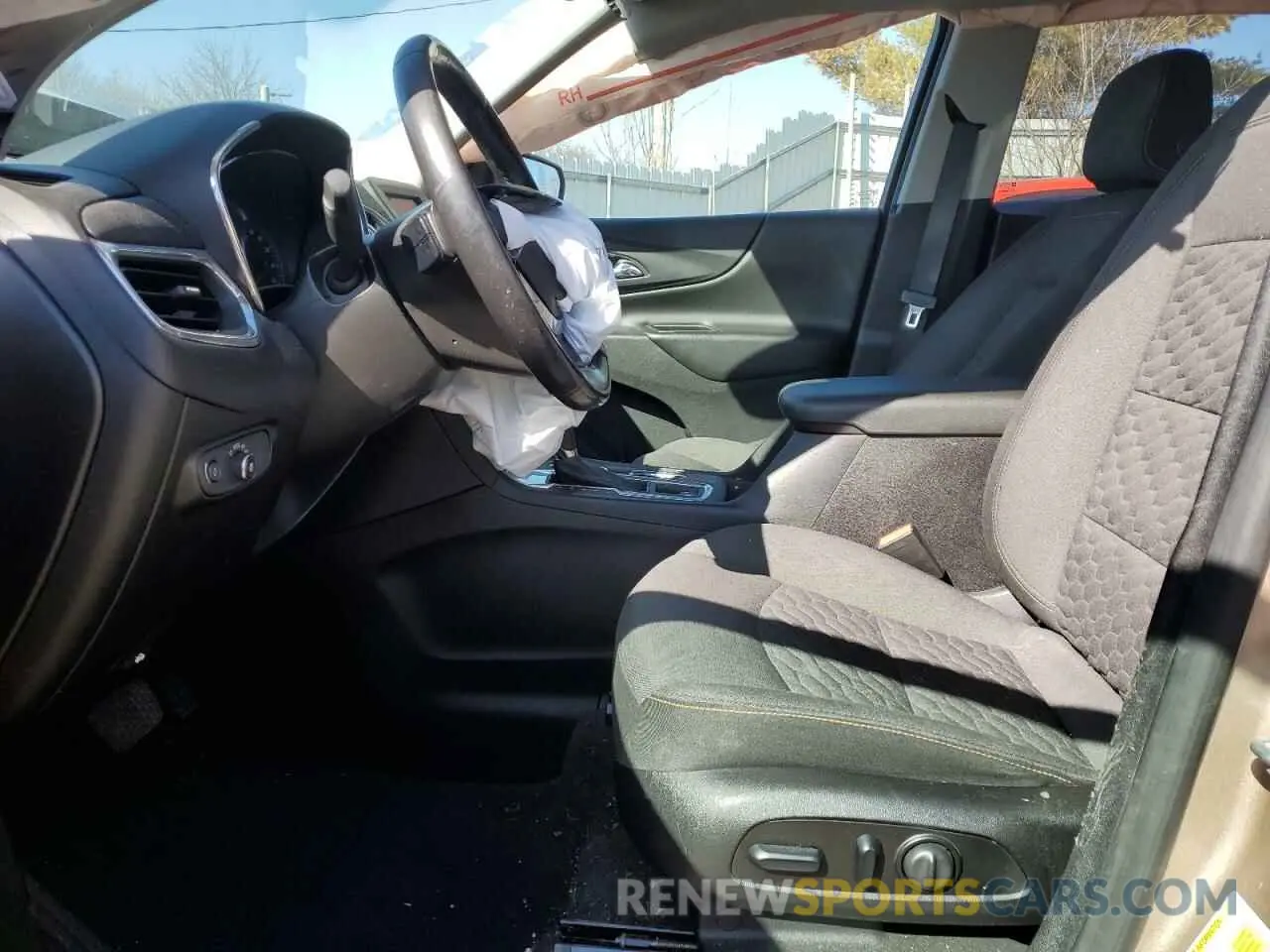 7 Photograph of a damaged car 2GNAXKEV3K6131554 CHEVROLET EQUINOX 2019