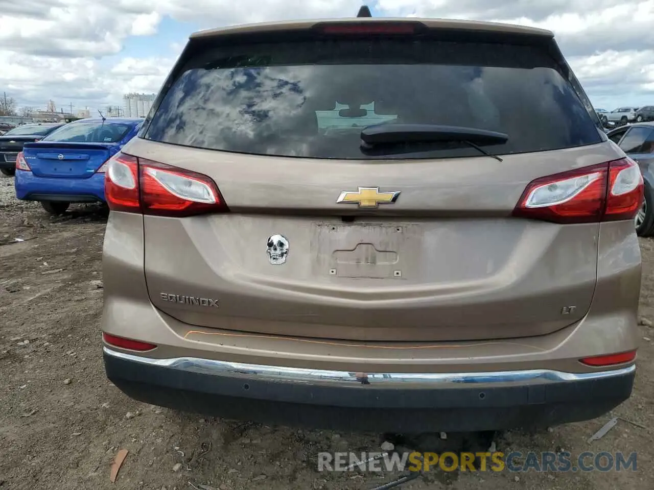 6 Photograph of a damaged car 2GNAXKEV3K6158107 CHEVROLET EQUINOX 2019