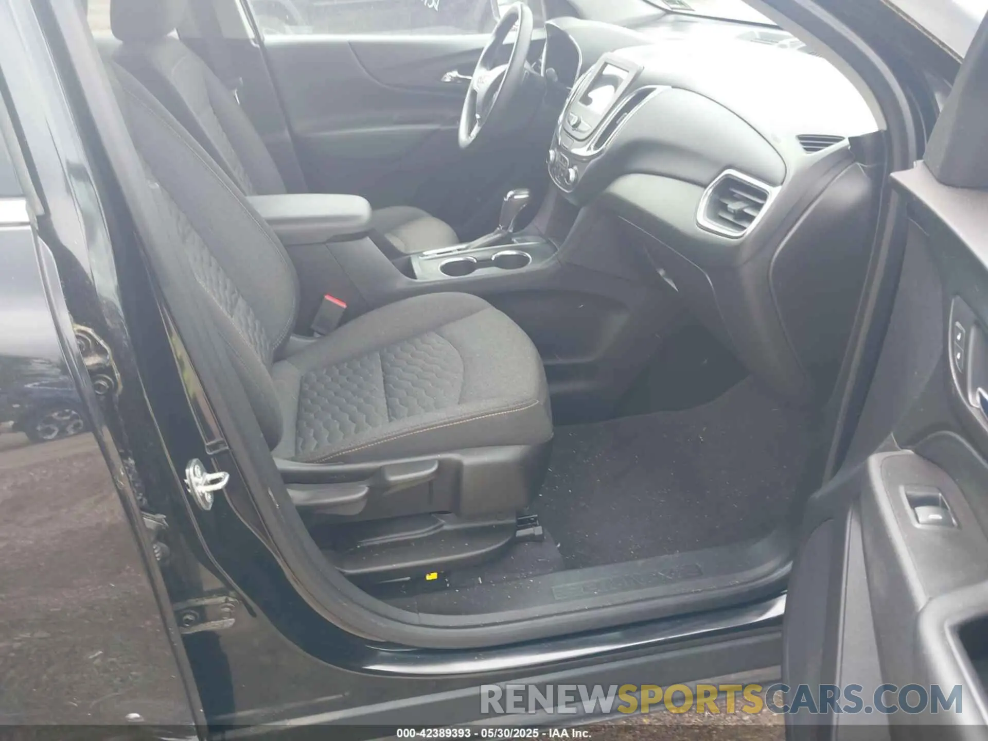 5 Photograph of a damaged car 2GNAXKEV3K6195058 CHEVROLET EQUINOX 2019