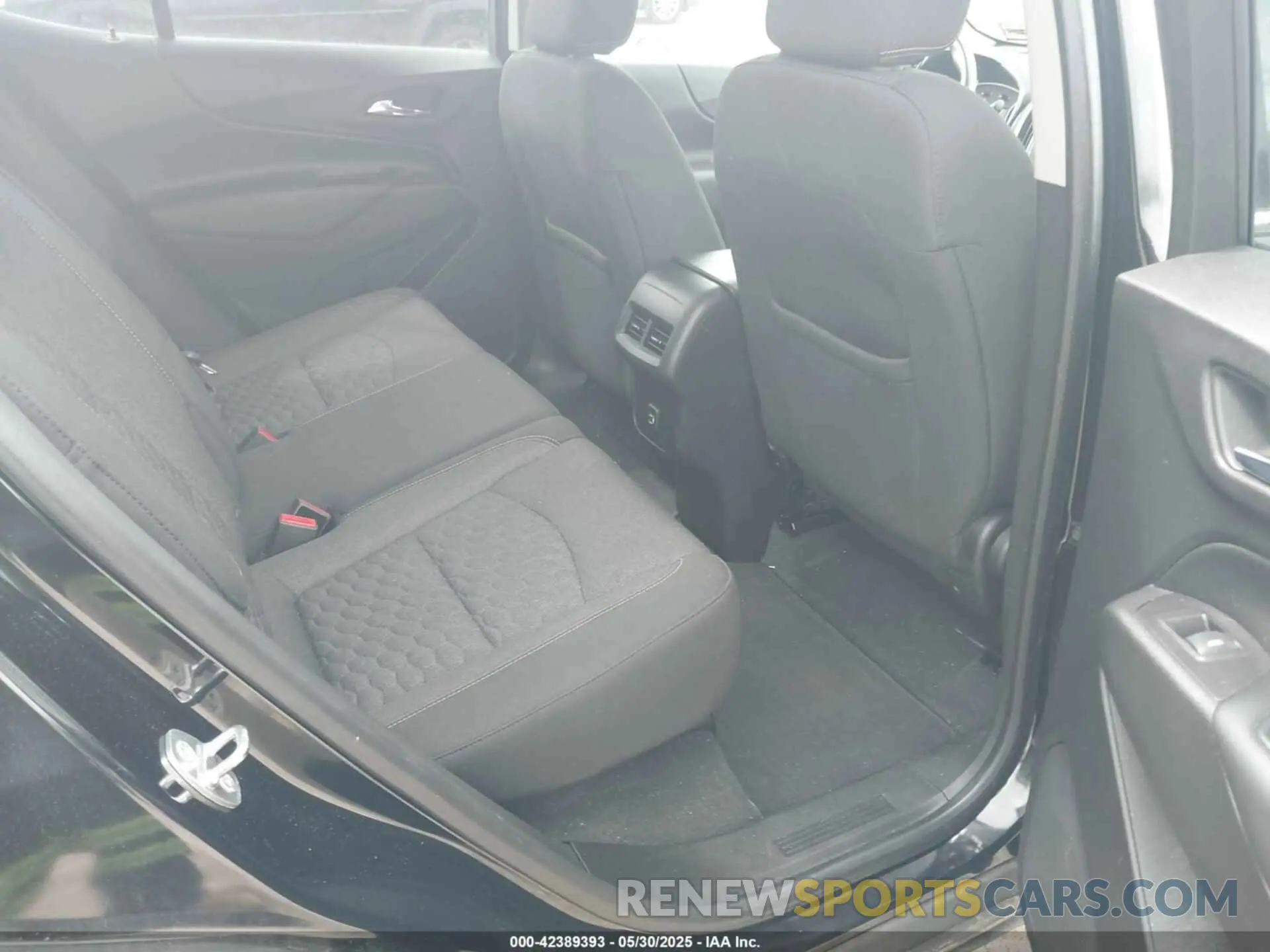 8 Photograph of a damaged car 2GNAXKEV3K6195058 CHEVROLET EQUINOX 2019