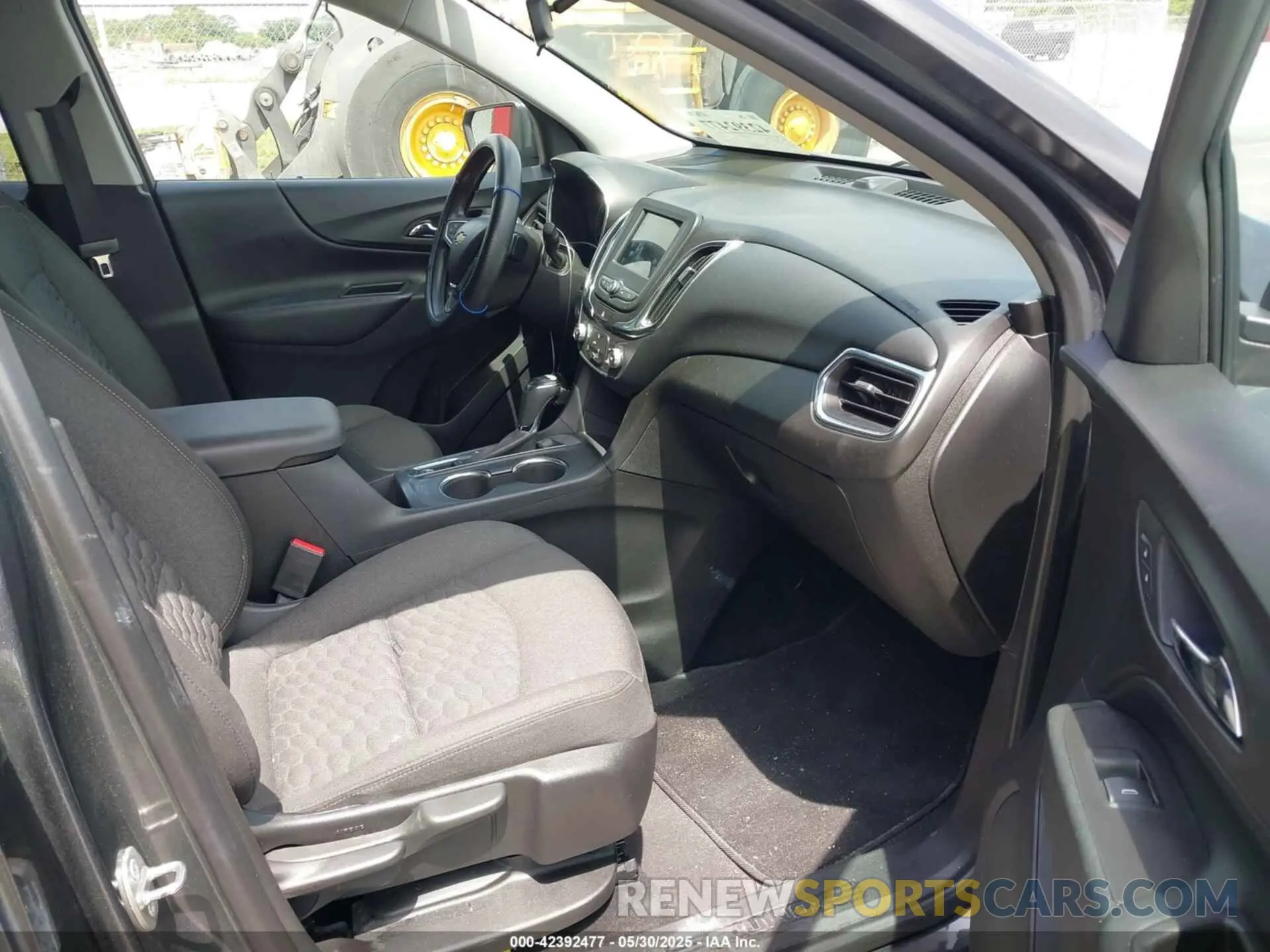 5 Photograph of a damaged car 2GNAXKEV3K6197523 CHEVROLET EQUINOX 2019