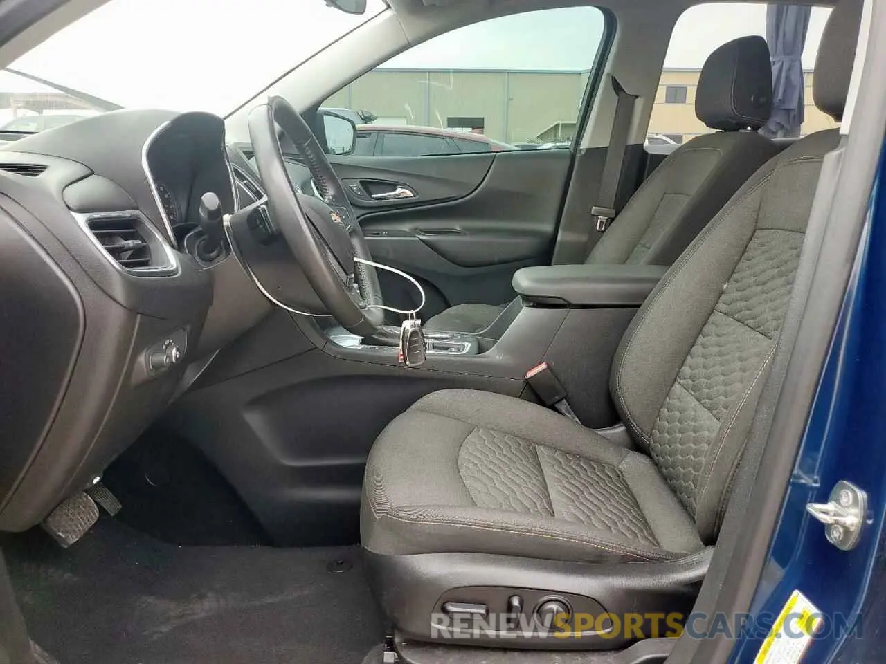 7 Photograph of a damaged car 2GNAXKEV3K6233694 CHEVROLET EQUINOX 2019