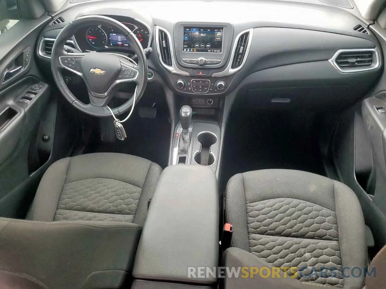 8 Photograph of a damaged car 2GNAXKEV3K6233694 CHEVROLET EQUINOX 2019