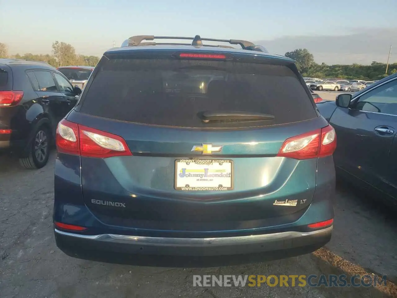 6 Photograph of a damaged car 2GNAXKEV3K6235686 CHEVROLET EQUINOX 2019