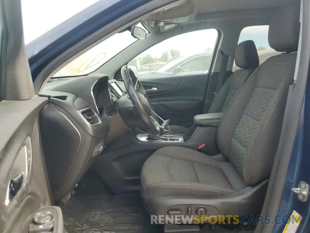 7 Photograph of a damaged car 2GNAXKEV3K6235686 CHEVROLET EQUINOX 2019
