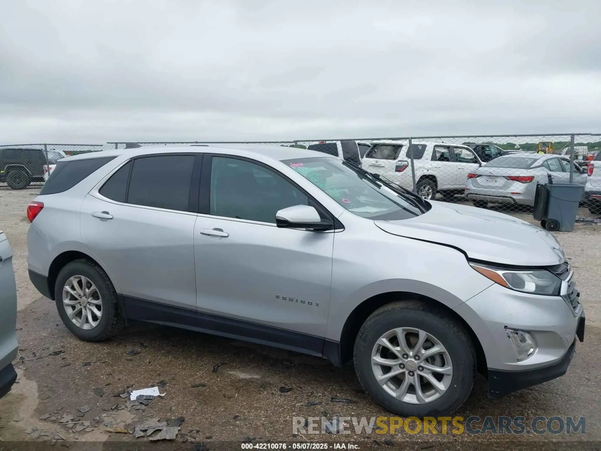13 Photograph of a damaged car 2GNAXKEV3K6254111 CHEVROLET EQUINOX 2019