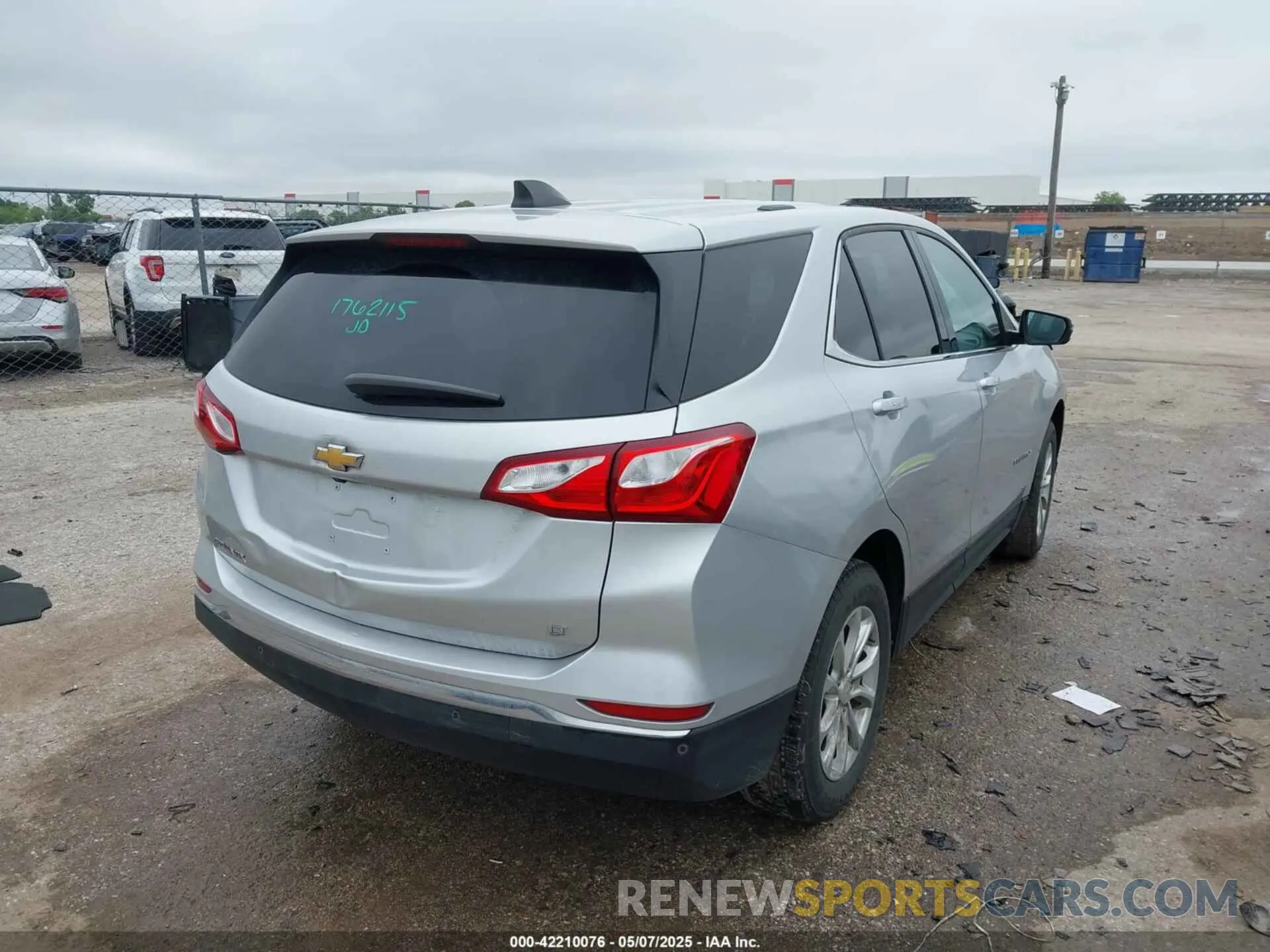 4 Photograph of a damaged car 2GNAXKEV3K6254111 CHEVROLET EQUINOX 2019