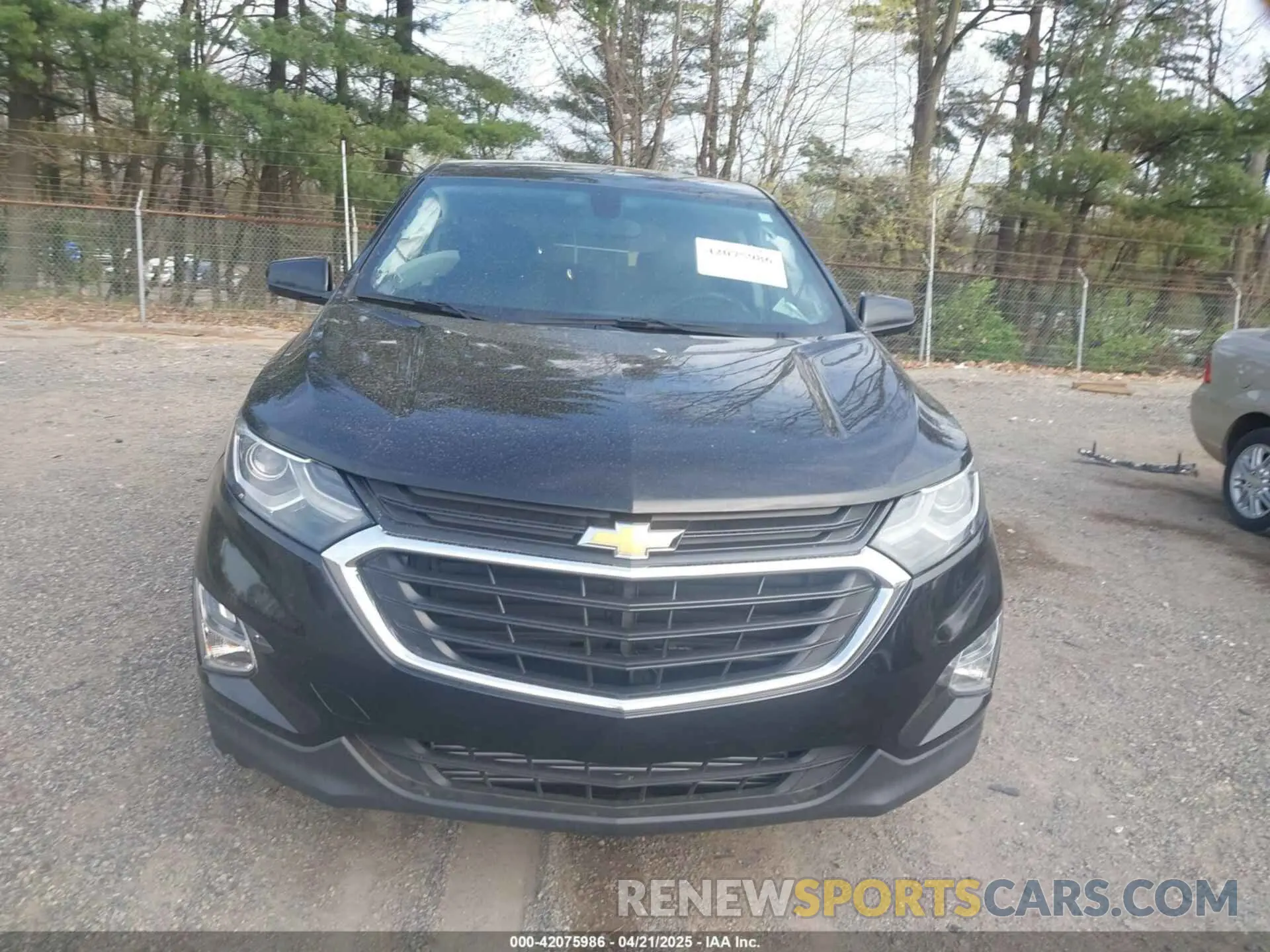 12 Photograph of a damaged car 2GNAXKEV4K6118943 CHEVROLET EQUINOX 2019