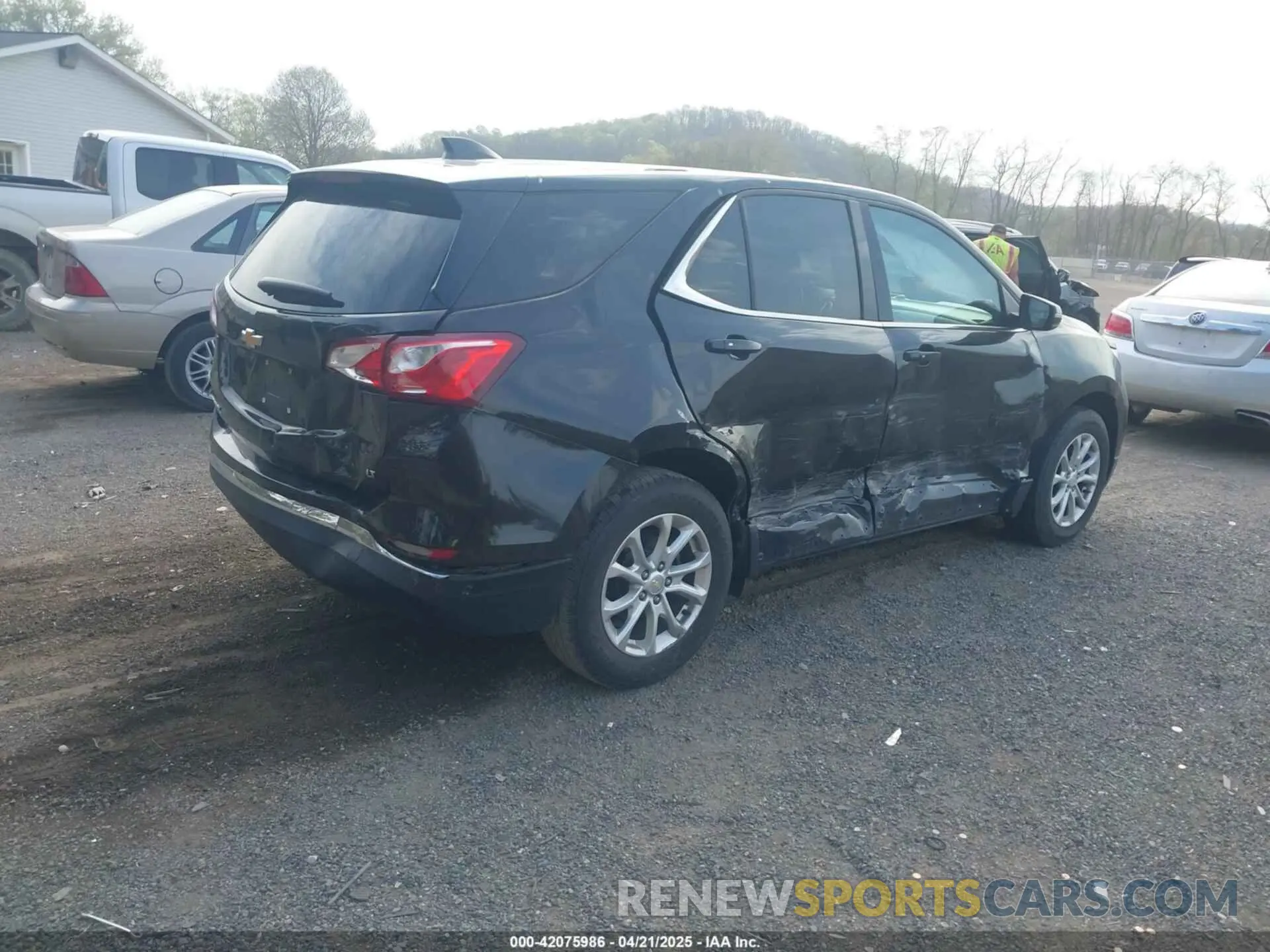 4 Photograph of a damaged car 2GNAXKEV4K6118943 CHEVROLET EQUINOX 2019
