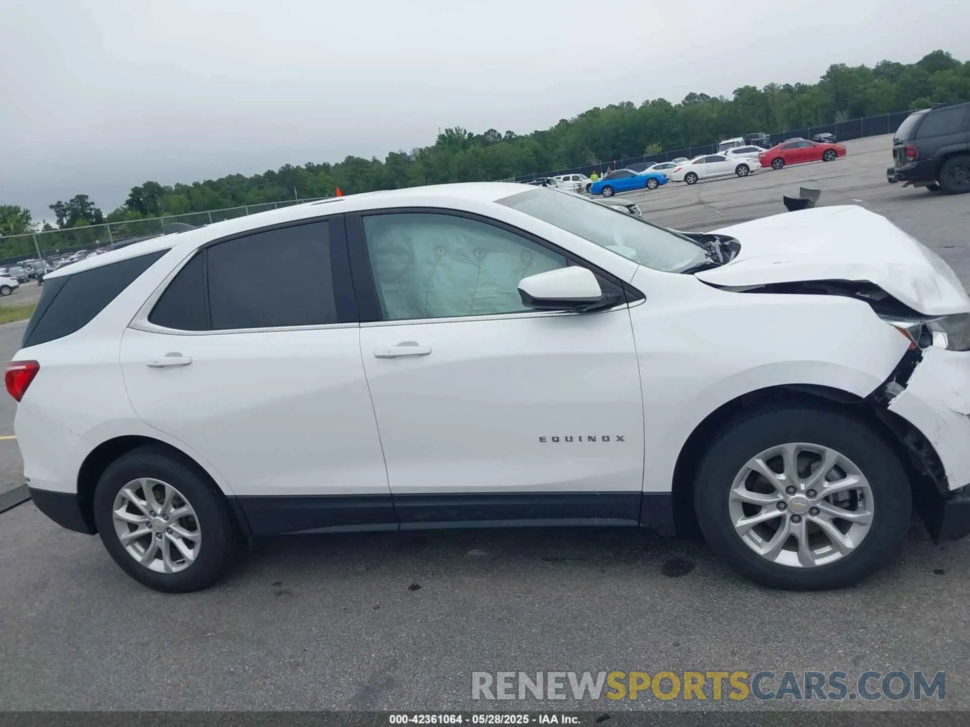 13 Photograph of a damaged car 2GNAXKEV4K6127271 CHEVROLET EQUINOX 2019