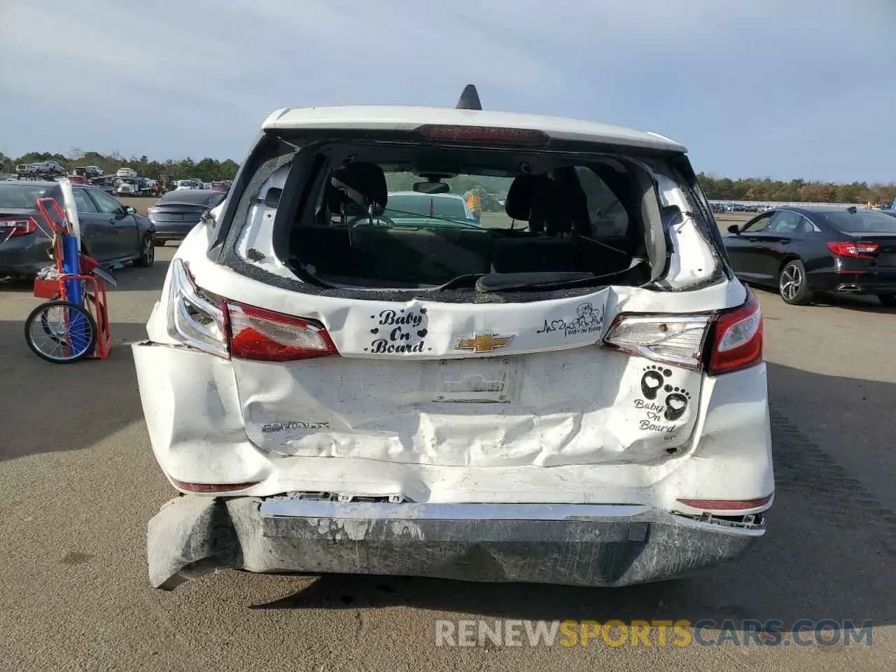 6 Photograph of a damaged car 2GNAXKEV4K6129991 CHEVROLET EQUINOX 2019