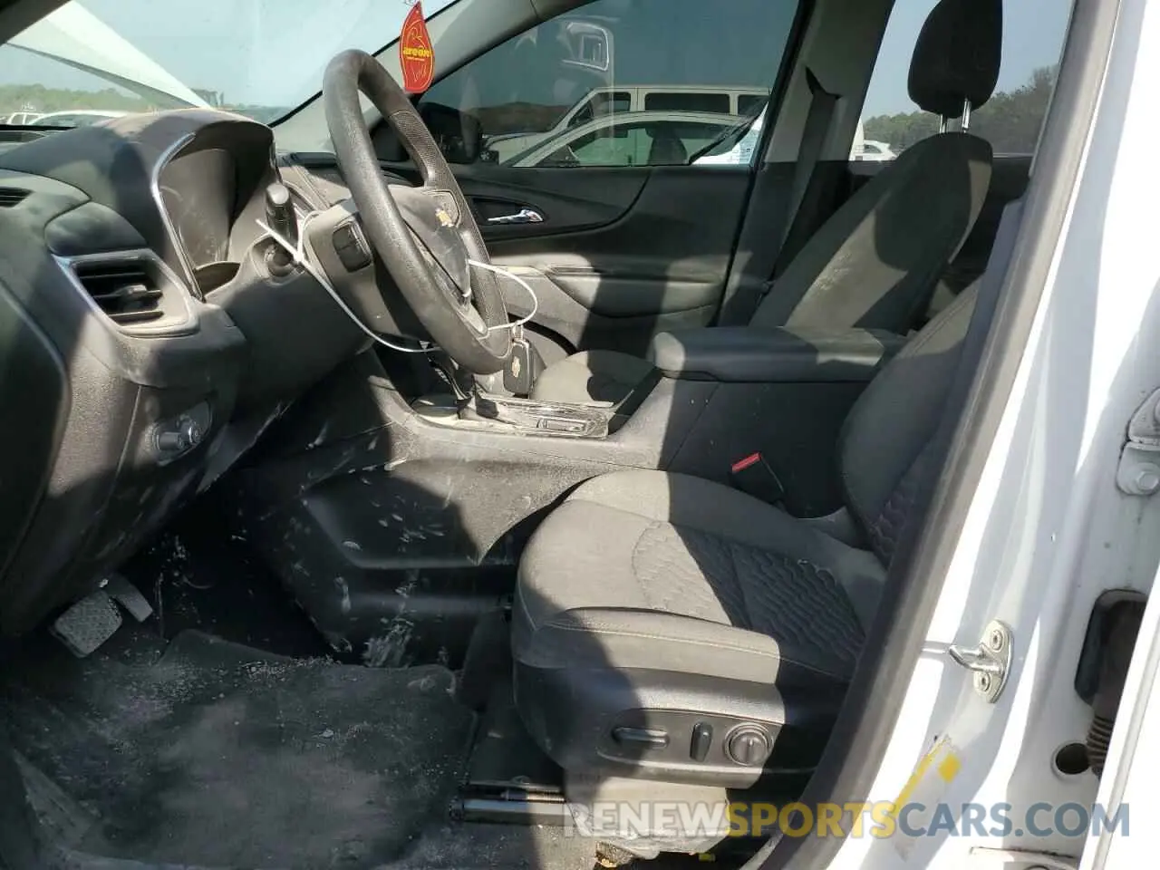 7 Photograph of a damaged car 2GNAXKEV4K6129991 CHEVROLET EQUINOX 2019