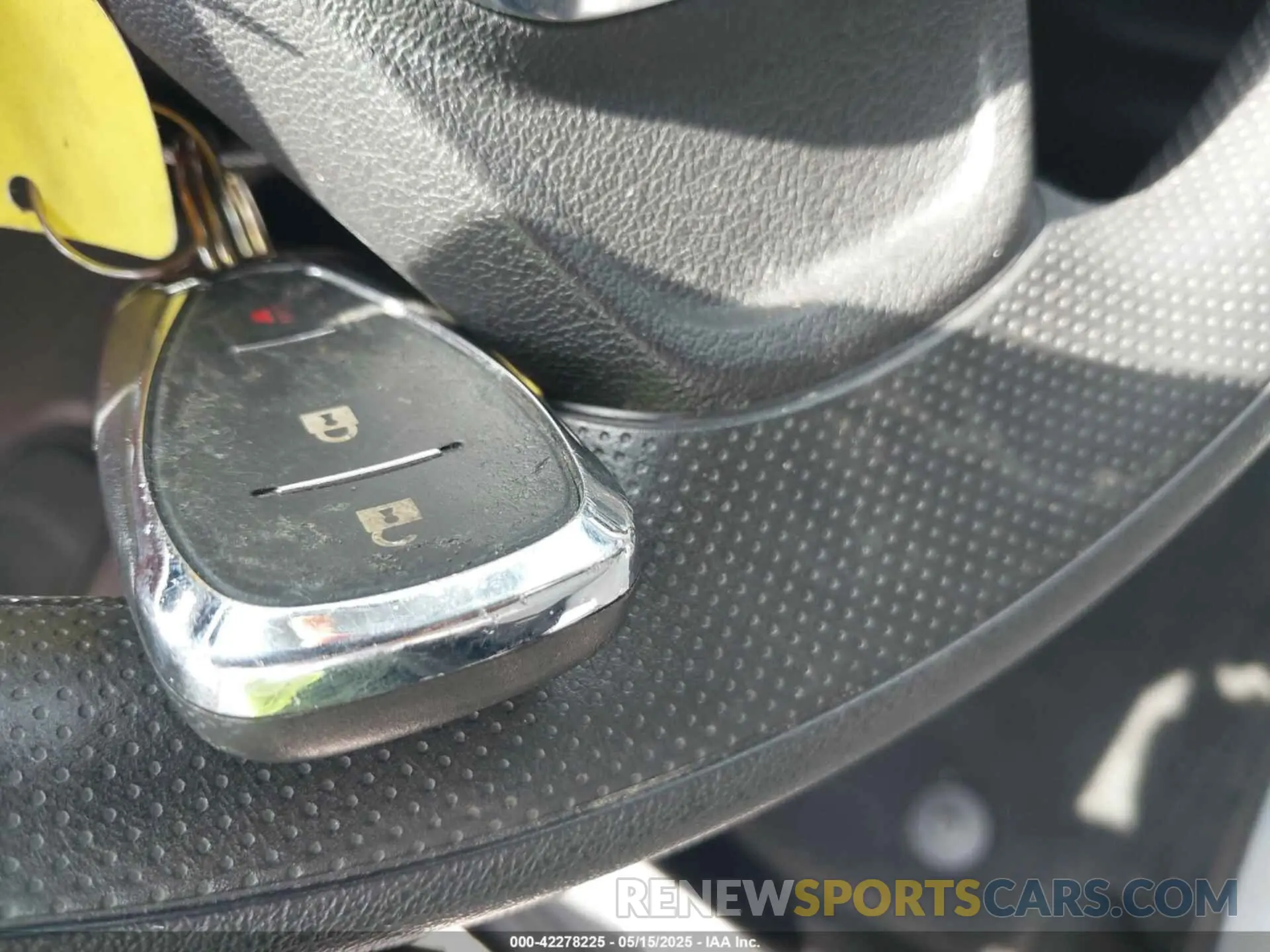 11 Photograph of a damaged car 2GNAXKEV4K6143230 CHEVROLET EQUINOX 2019