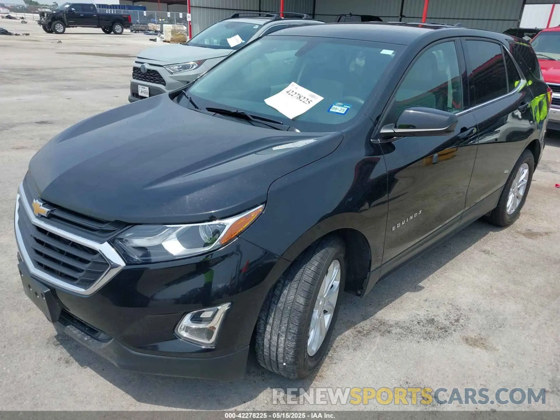 17 Photograph of a damaged car 2GNAXKEV4K6143230 CHEVROLET EQUINOX 2019