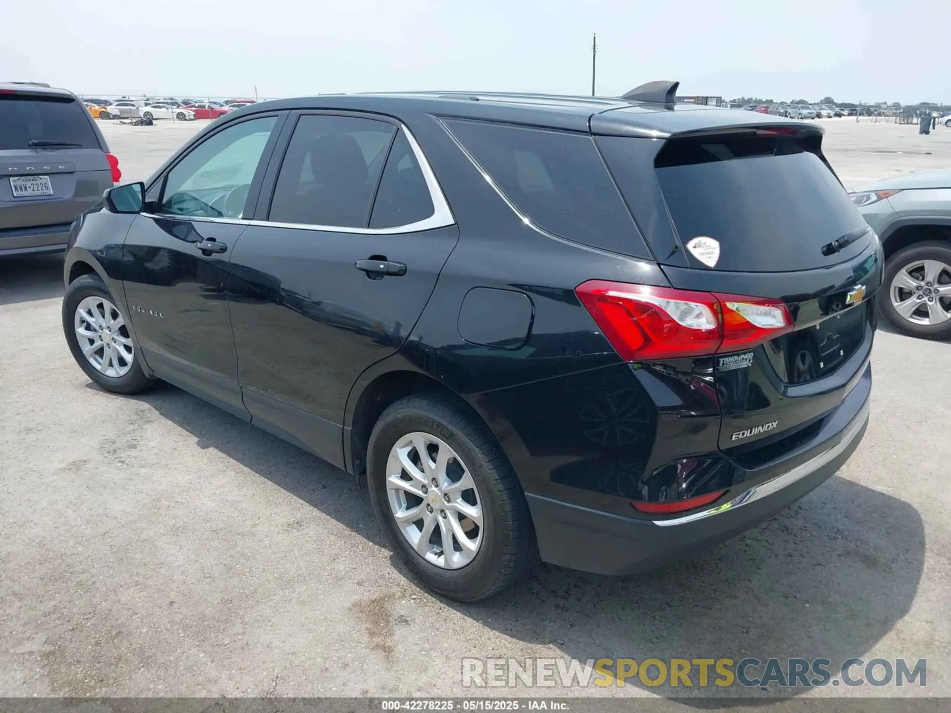 3 Photograph of a damaged car 2GNAXKEV4K6143230 CHEVROLET EQUINOX 2019