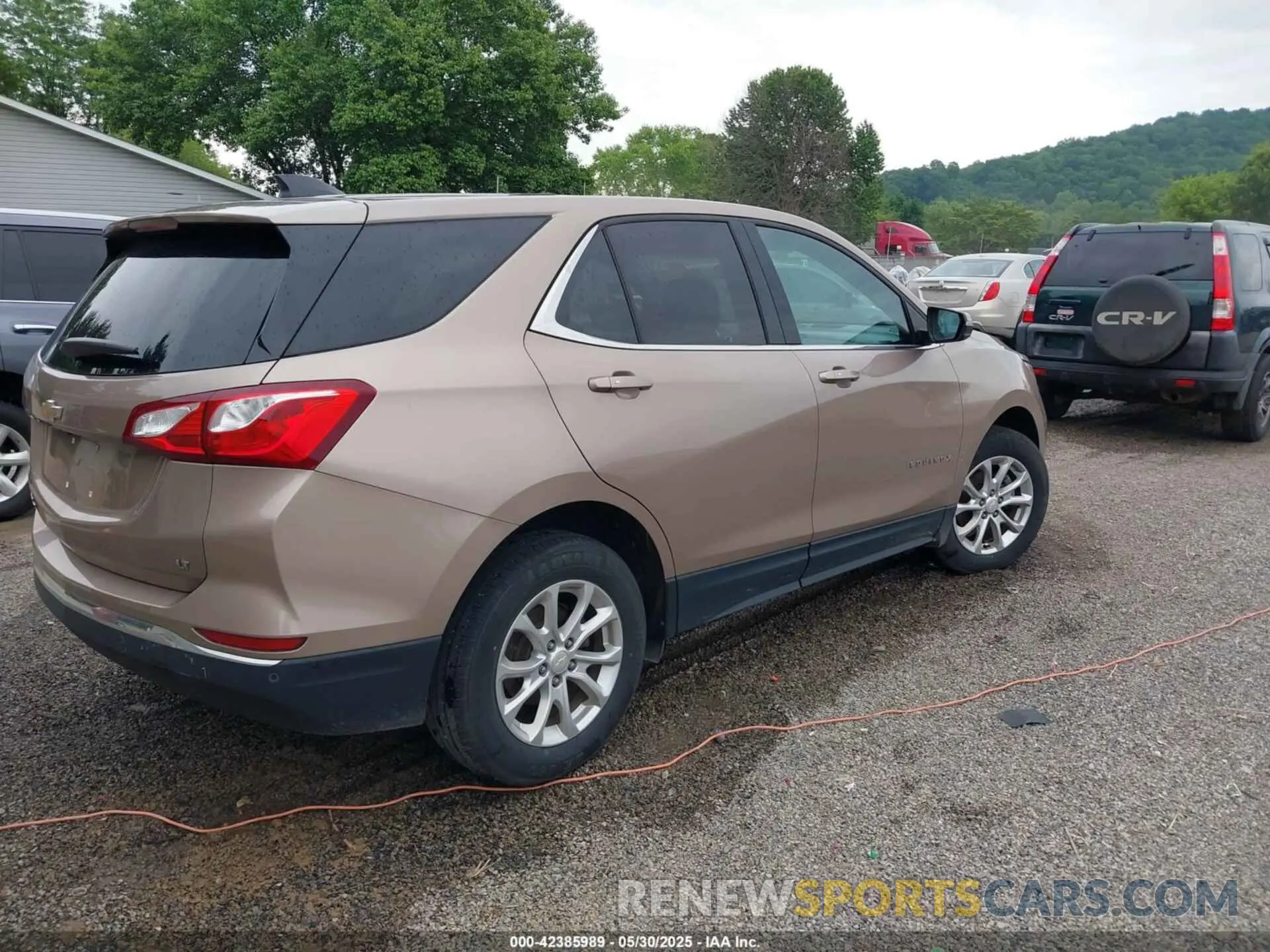 4 Photograph of a damaged car 2GNAXKEV4K6160044 CHEVROLET EQUINOX 2019