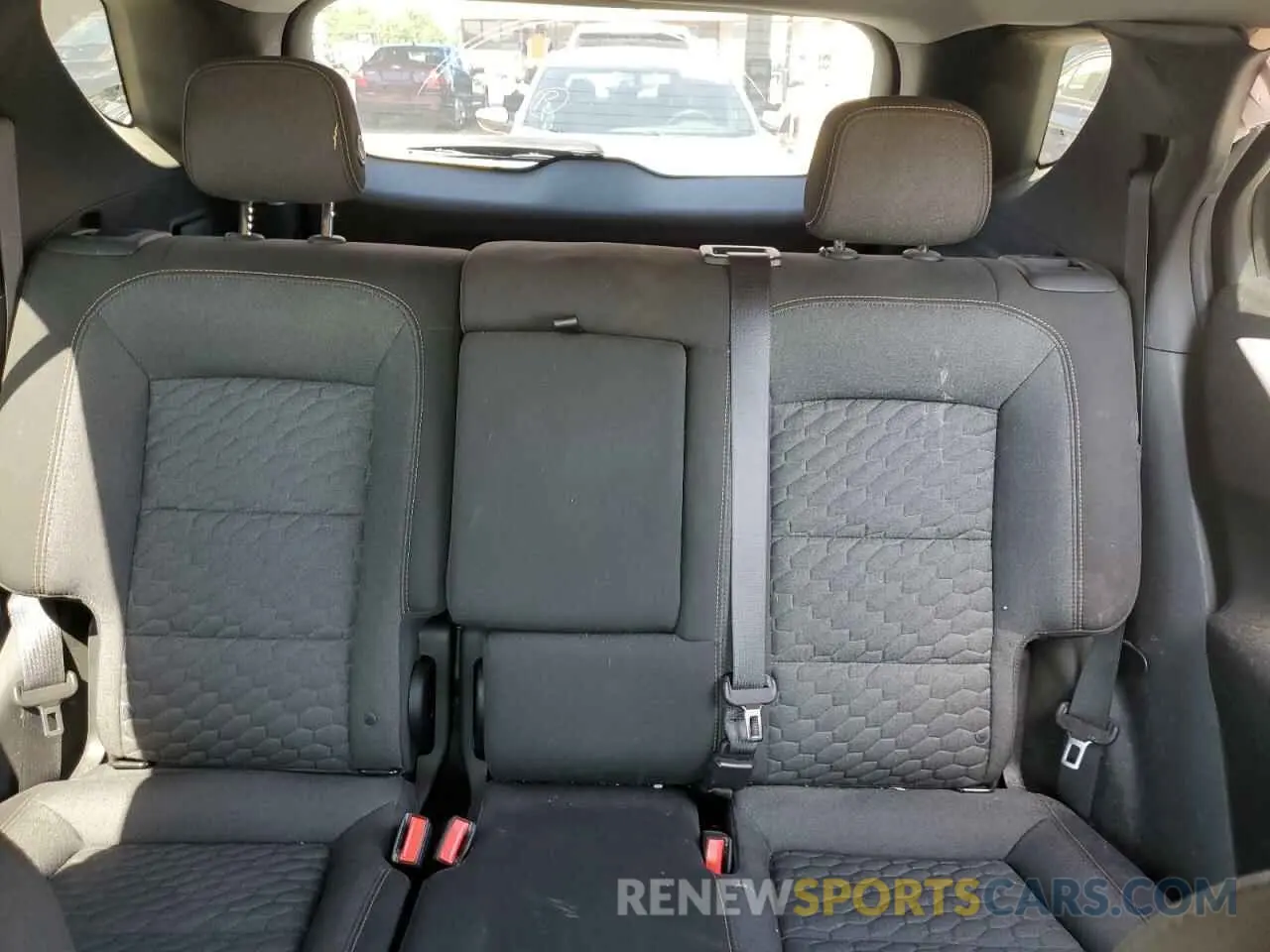 10 Photograph of a damaged car 2GNAXKEV4K6205502 CHEVROLET EQUINOX 2019