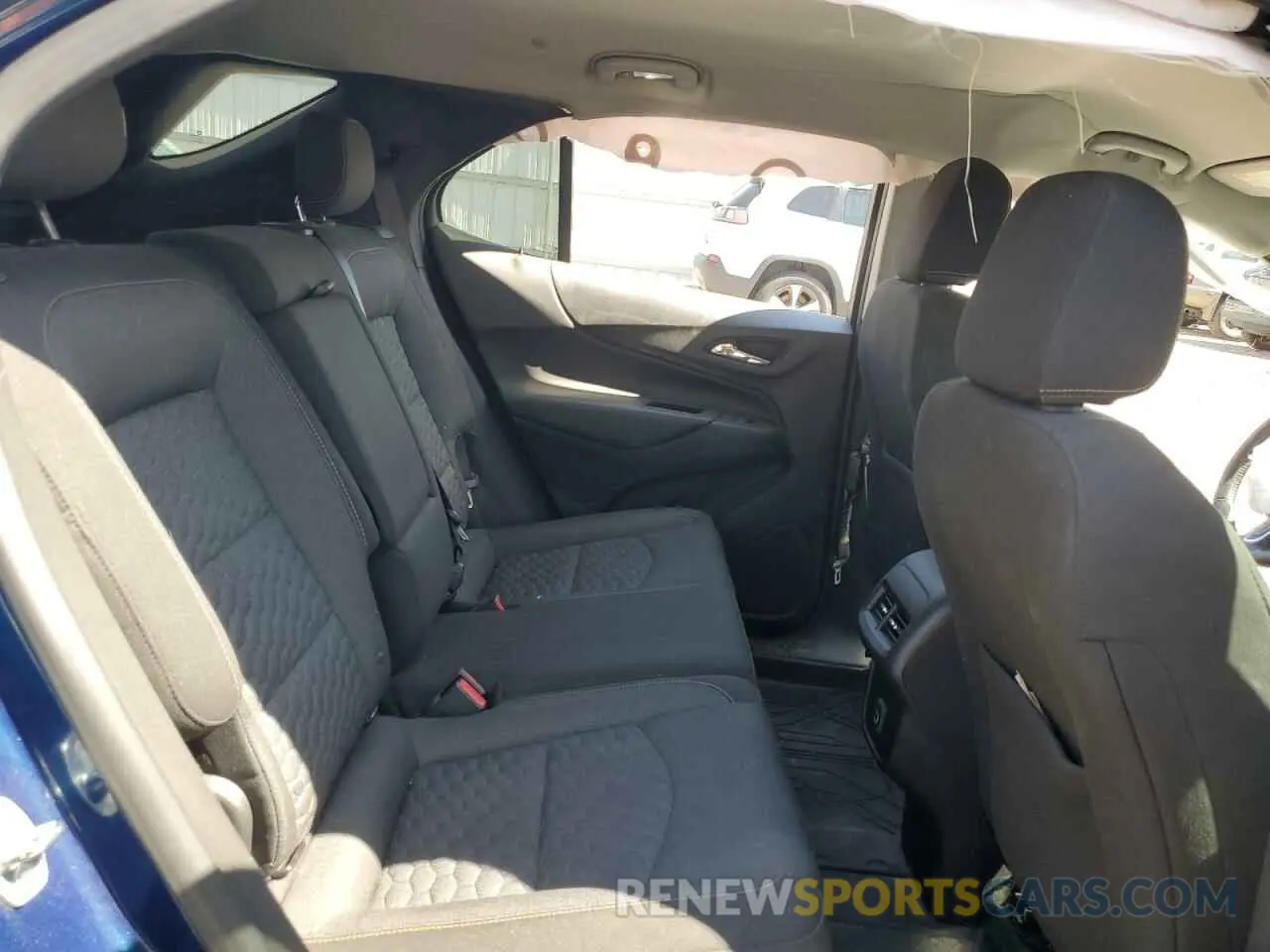 11 Photograph of a damaged car 2GNAXKEV4K6205502 CHEVROLET EQUINOX 2019
