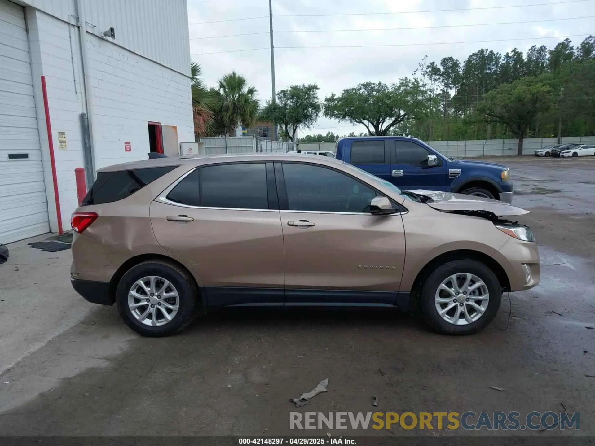 12 Photograph of a damaged car 2GNAXKEV4K6259009 CHEVROLET EQUINOX 2019