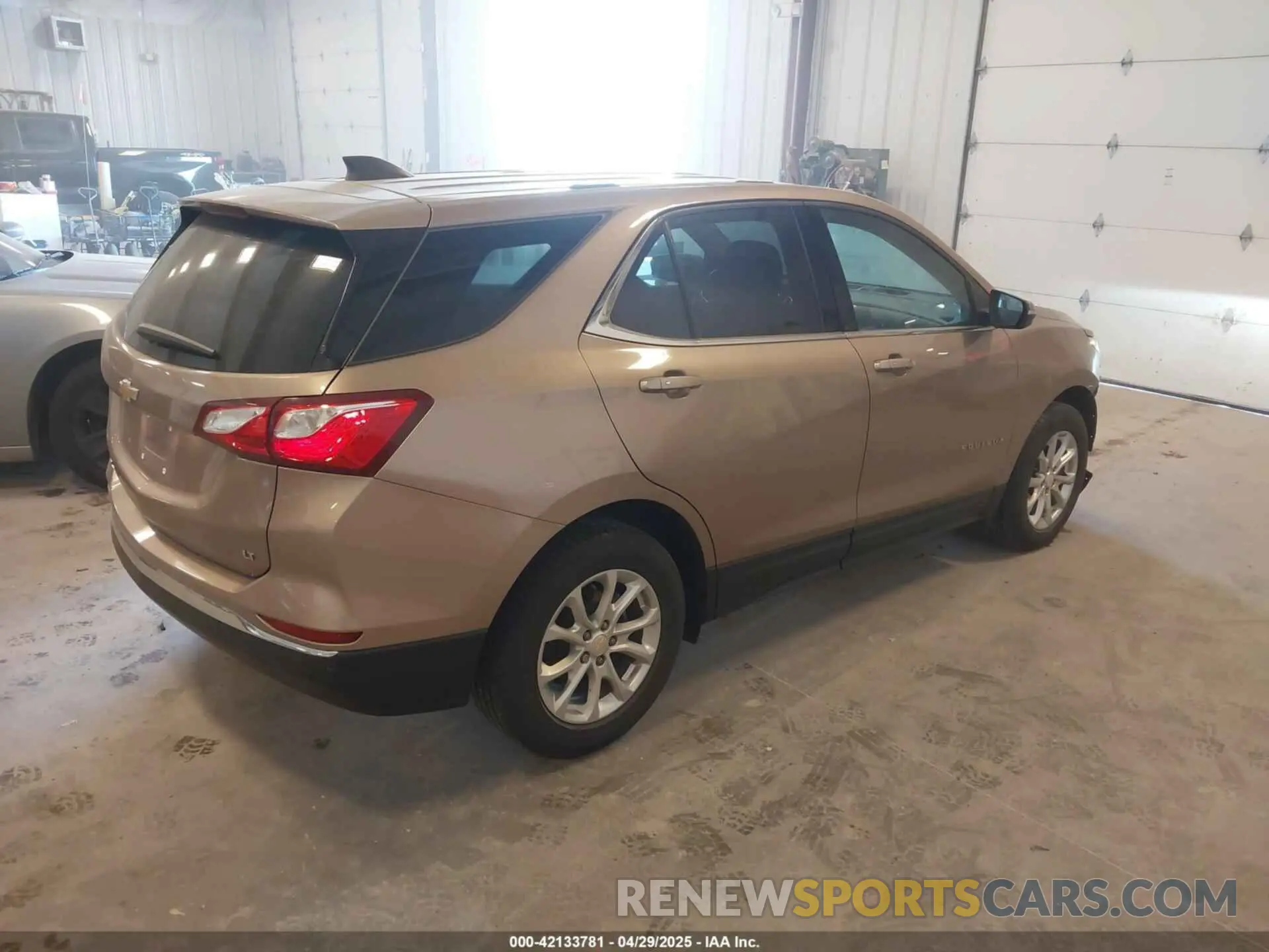 4 Photograph of a damaged car 2GNAXKEV4K6290731 CHEVROLET EQUINOX 2019