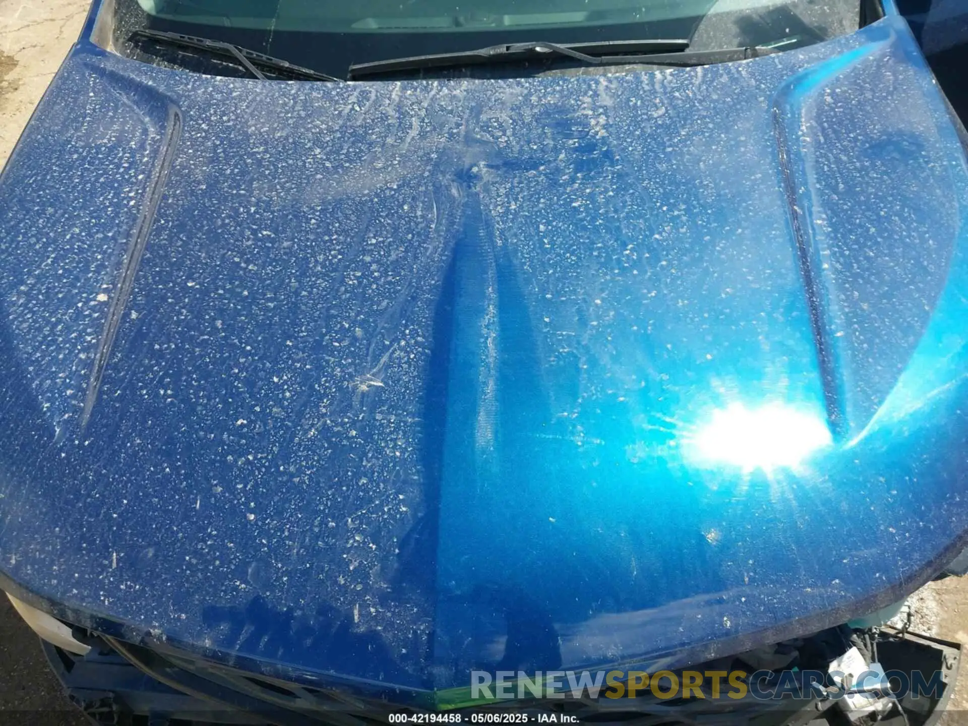 10 Photograph of a damaged car 2GNAXKEV4K6300688 CHEVROLET EQUINOX 2019