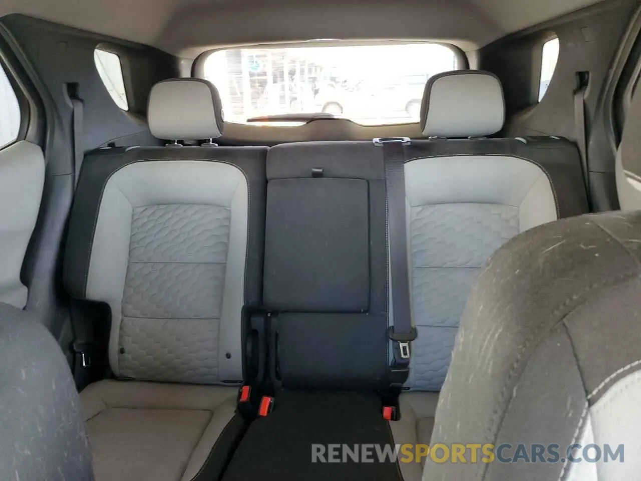 10 Photograph of a damaged car 2GNAXKEV5K6148744 CHEVROLET EQUINOX 2019