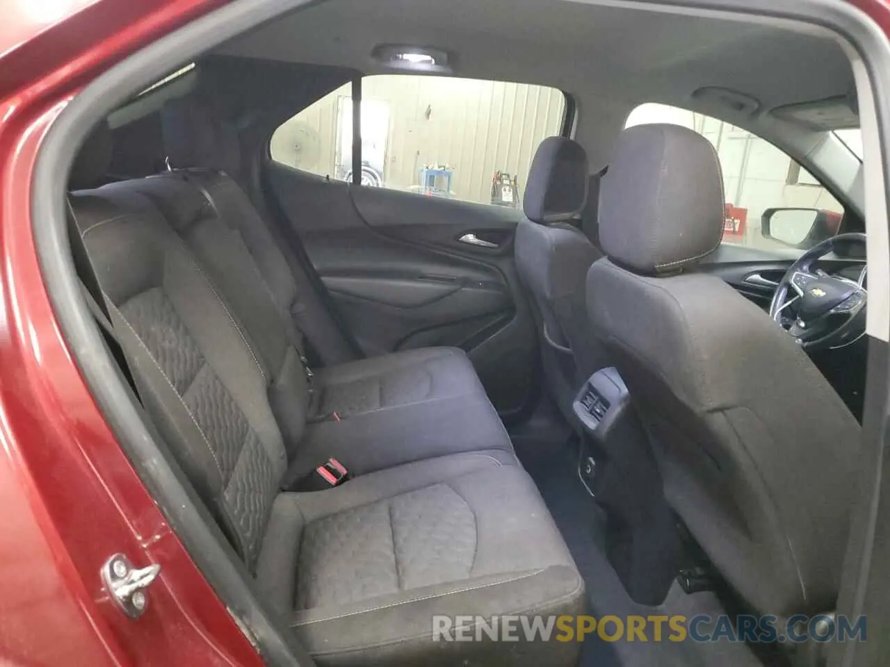 11 Photograph of a damaged car 2GNAXKEV5K6158660 CHEVROLET EQUINOX 2019