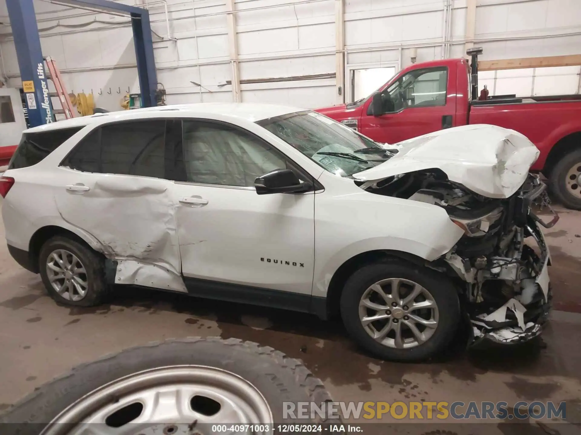 13 Photograph of a damaged car 2GNAXKEV5K6160246 CHEVROLET EQUINOX 2019