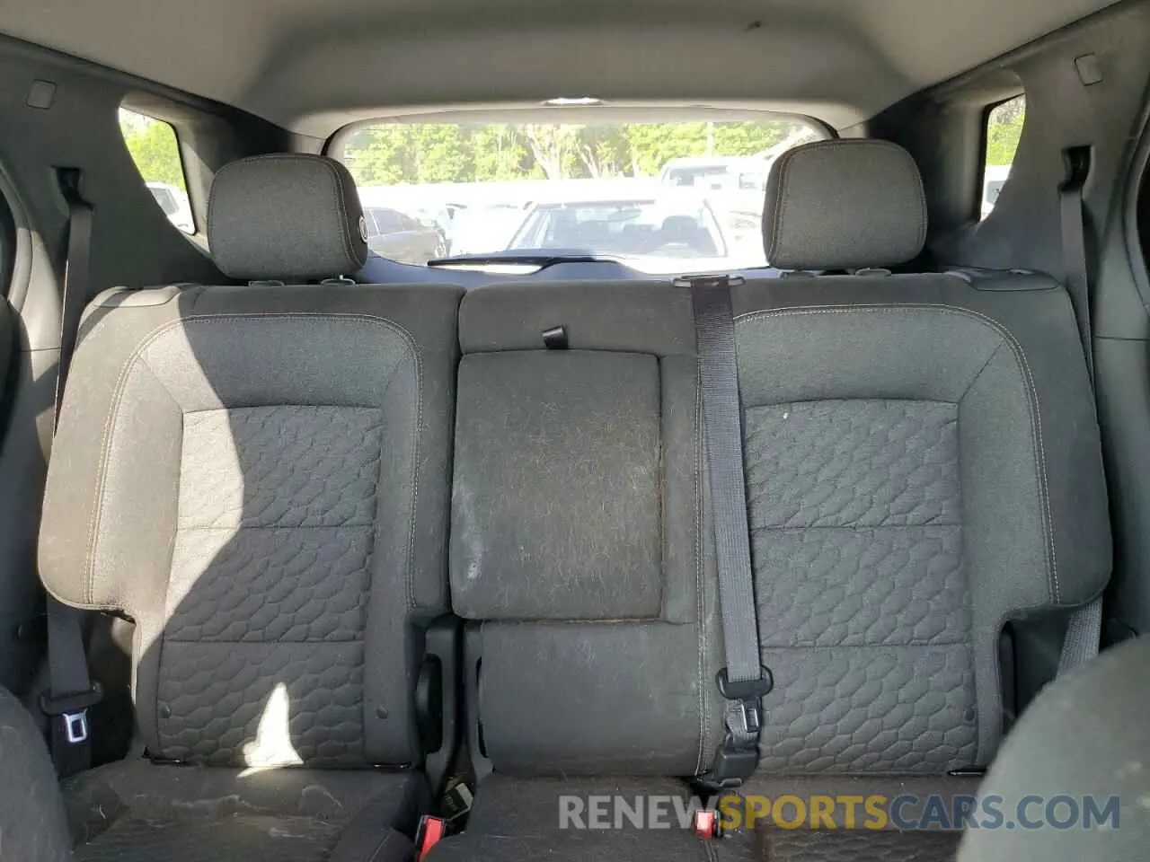 10 Photograph of a damaged car 2GNAXKEV5K6186149 CHEVROLET EQUINOX 2019