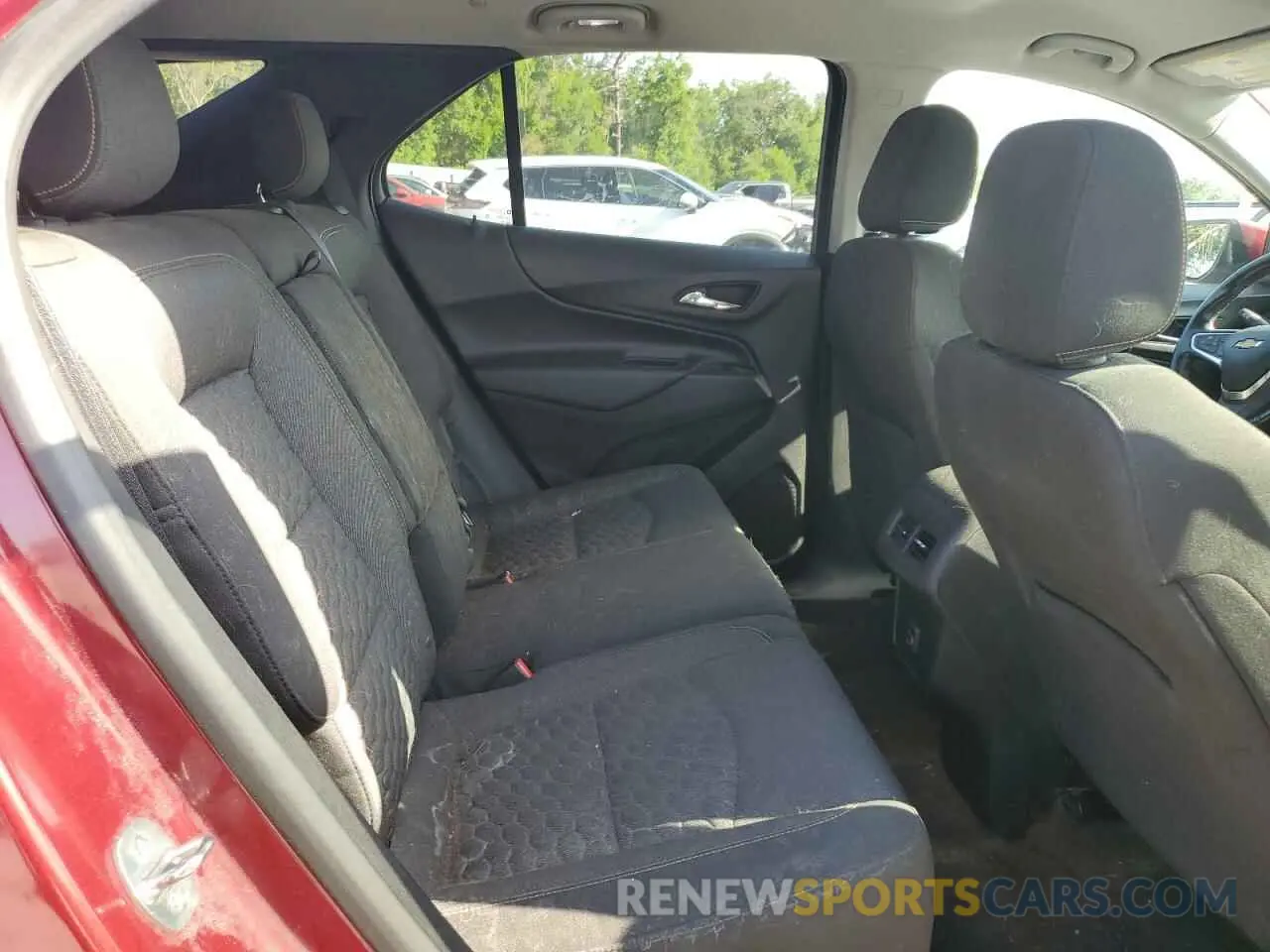 11 Photograph of a damaged car 2GNAXKEV5K6186149 CHEVROLET EQUINOX 2019