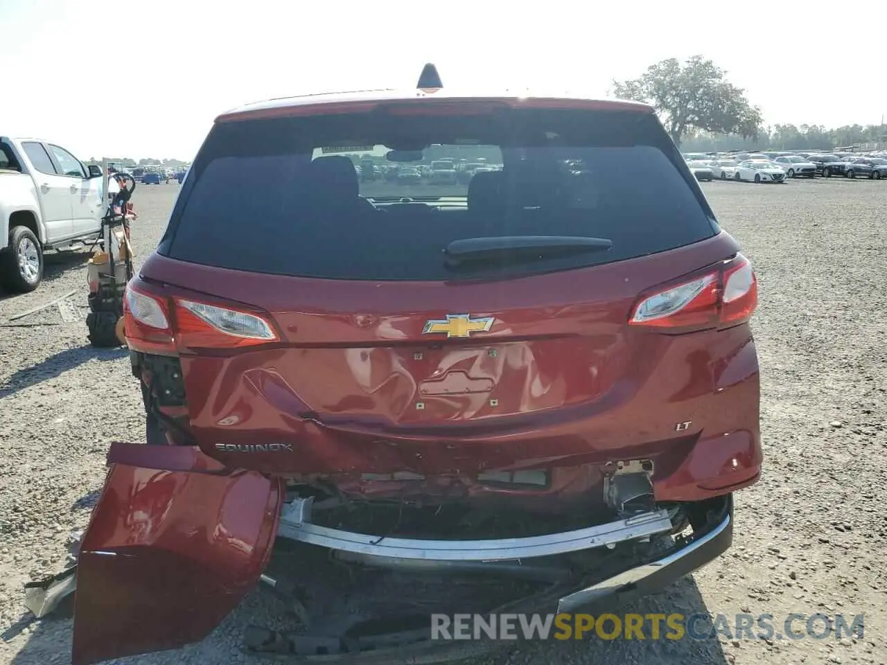 6 Photograph of a damaged car 2GNAXKEV5K6186149 CHEVROLET EQUINOX 2019
