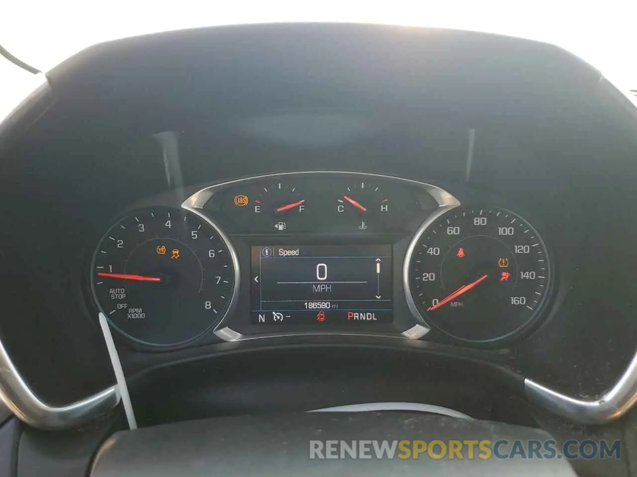 9 Photograph of a damaged car 2GNAXKEV5K6186149 CHEVROLET EQUINOX 2019