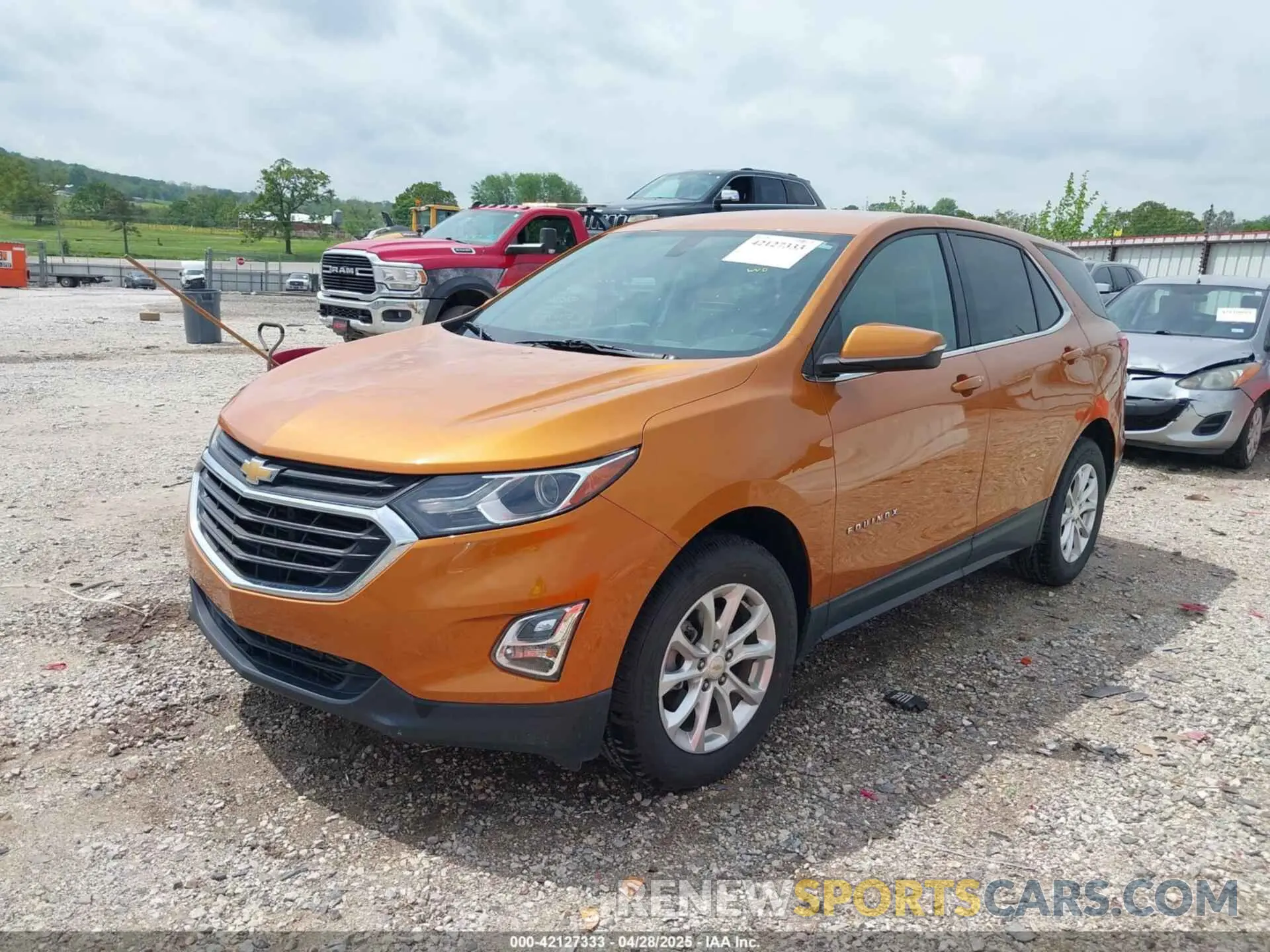 2 Photograph of a damaged car 2GNAXKEV5K6197152 CHEVROLET EQUINOX 2019