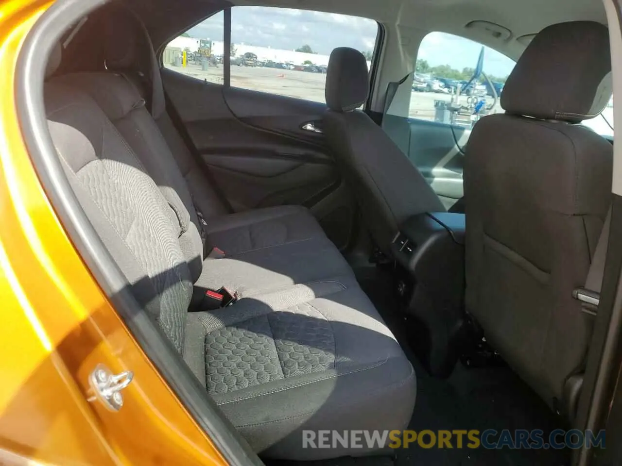 11 Photograph of a damaged car 2GNAXKEV5K6221594 CHEVROLET EQUINOX 2019