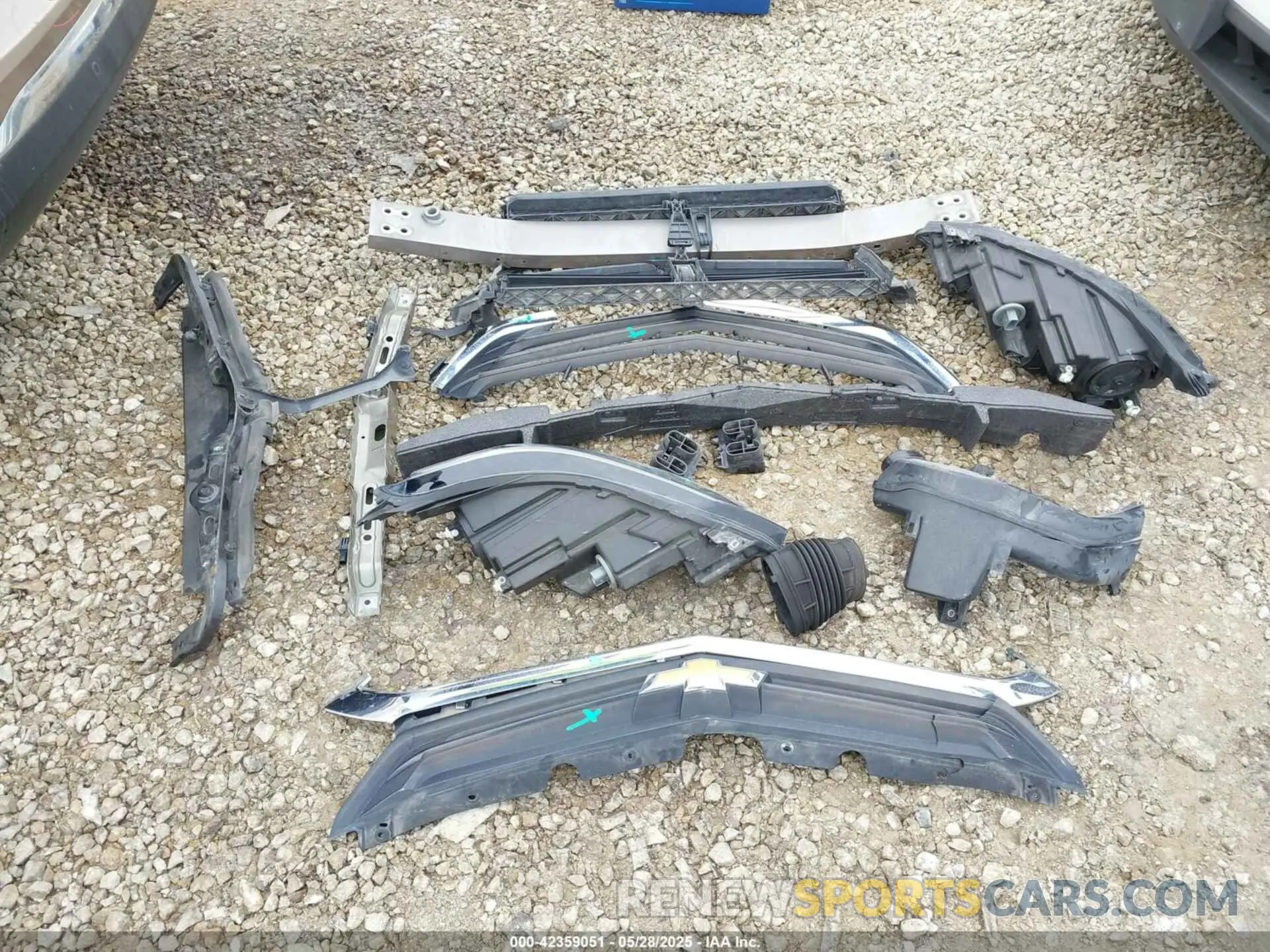 12 Photograph of a damaged car 2GNAXKEV5K6227198 CHEVROLET EQUINOX 2019
