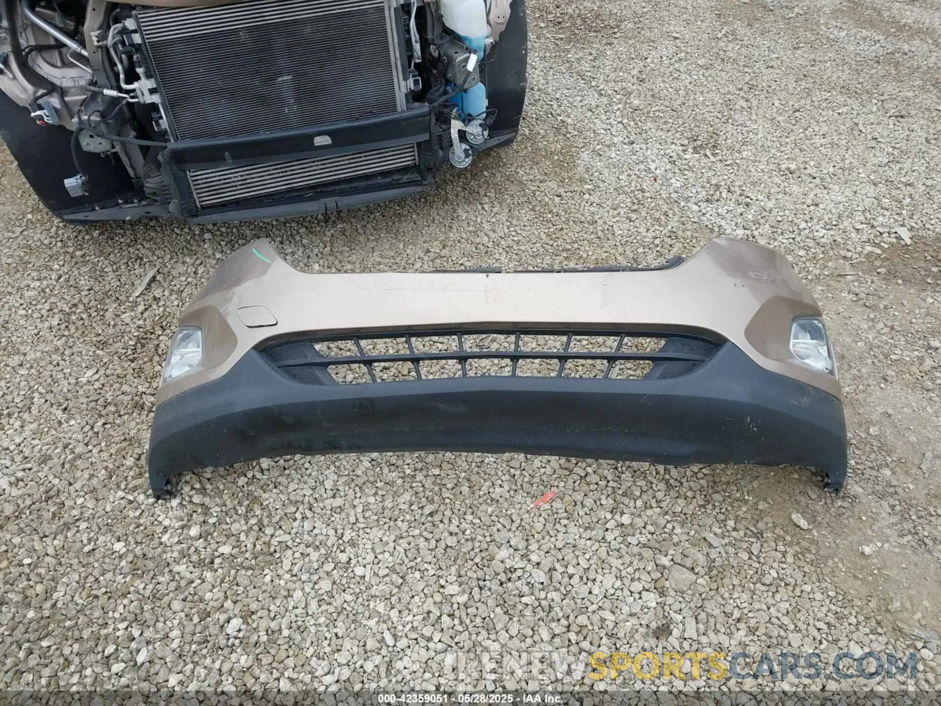 21 Photograph of a damaged car 2GNAXKEV5K6227198 CHEVROLET EQUINOX 2019