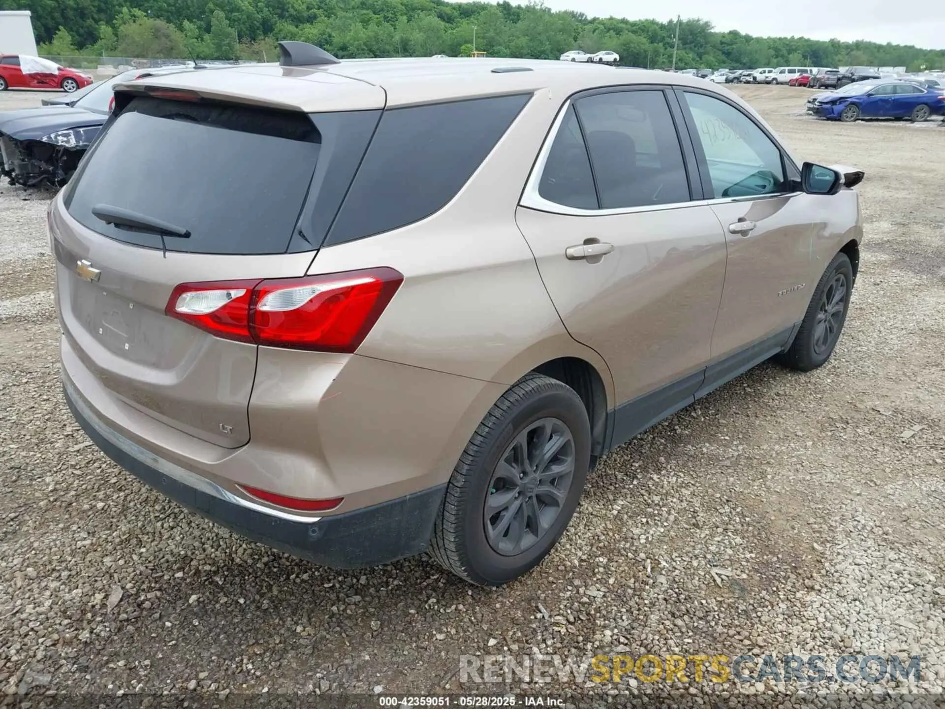 4 Photograph of a damaged car 2GNAXKEV5K6227198 CHEVROLET EQUINOX 2019