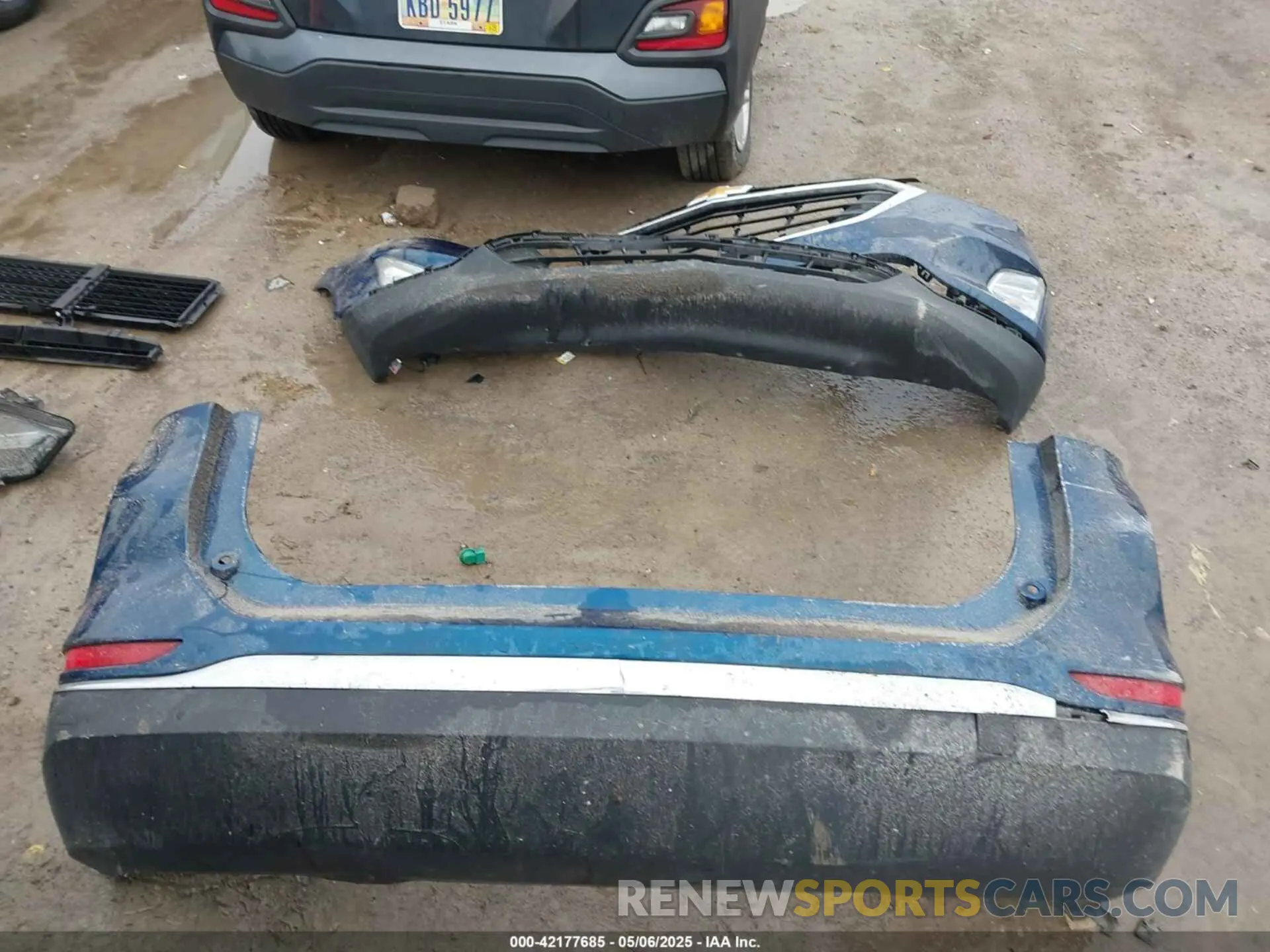 18 Photograph of a damaged car 2GNAXKEV5K6291662 CHEVROLET EQUINOX 2019