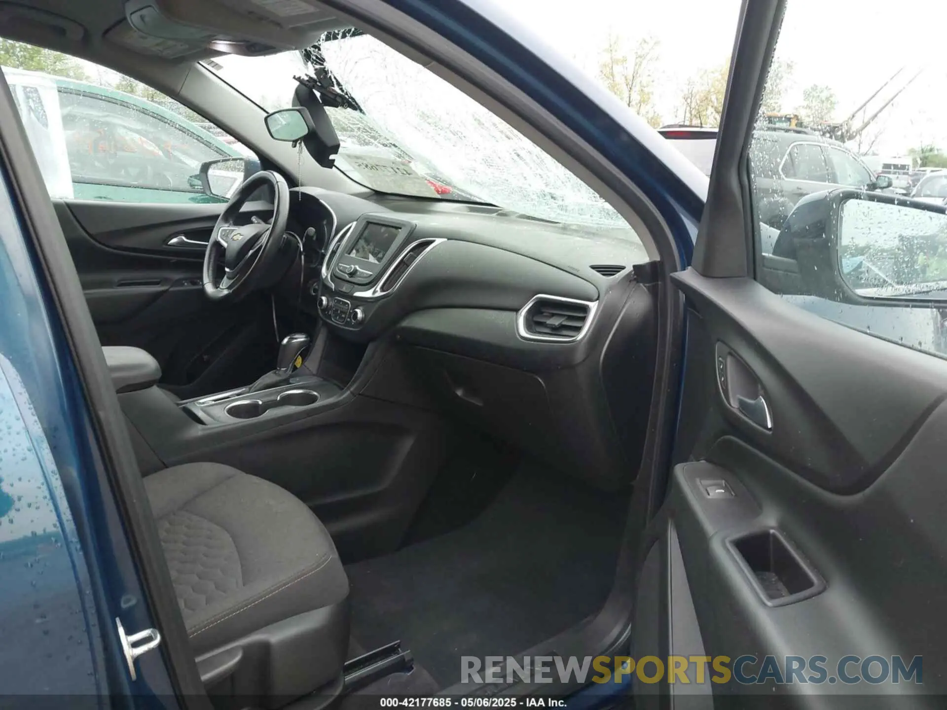 5 Photograph of a damaged car 2GNAXKEV5K6291662 CHEVROLET EQUINOX 2019