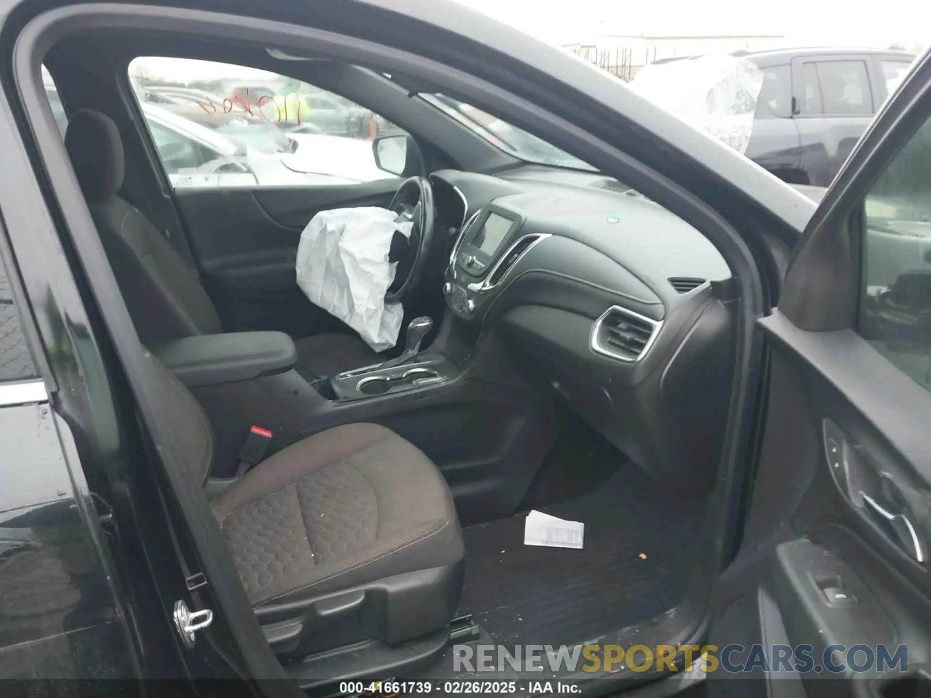 5 Photograph of a damaged car 2GNAXKEV5K6295081 CHEVROLET EQUINOX 2019