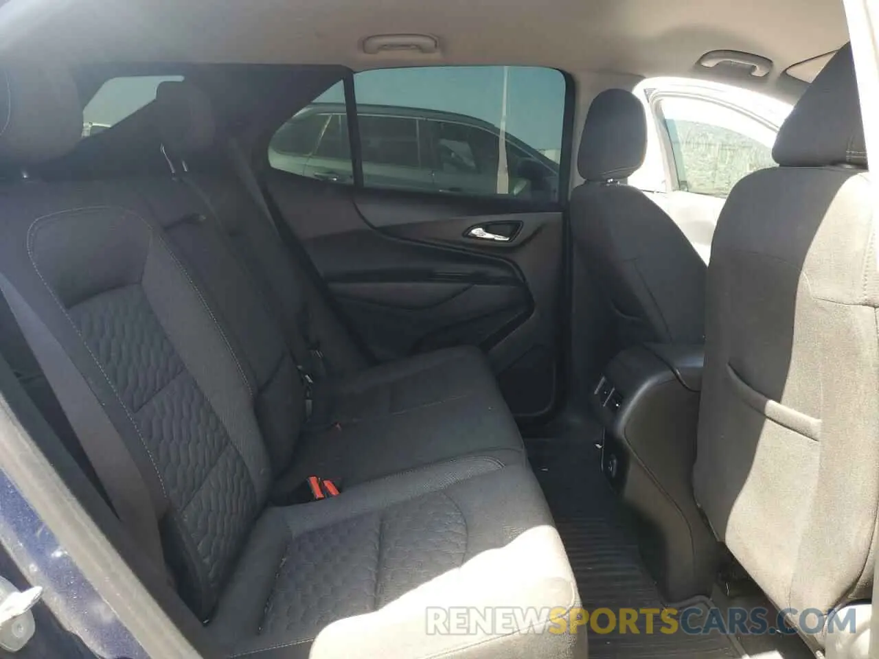 10 Photograph of a damaged car 2GNAXKEV5K6296926 CHEVROLET EQUINOX 2019