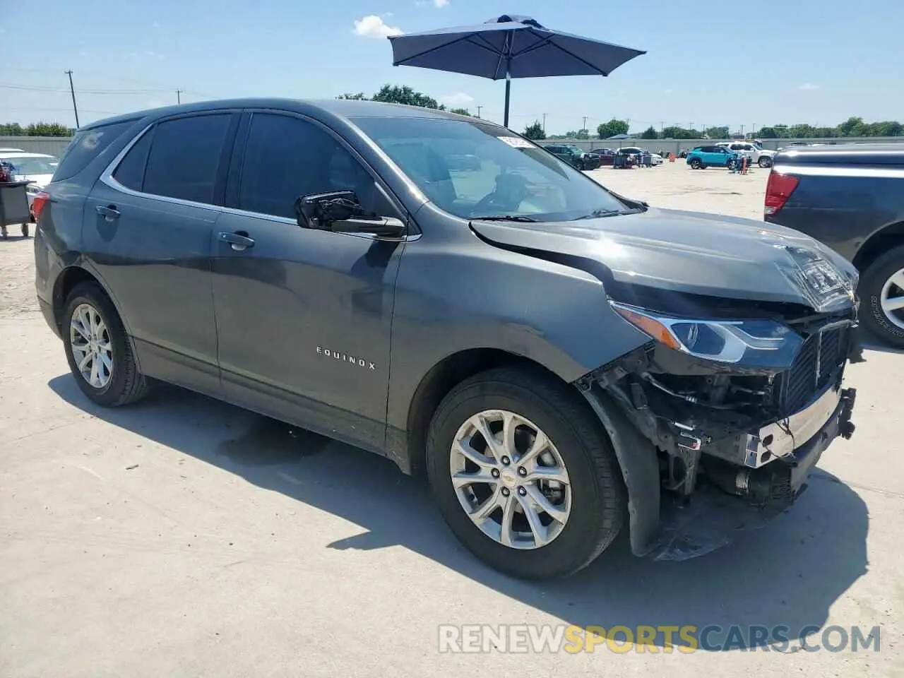 4 Photograph of a damaged car 2GNAXKEV6K6100167 CHEVROLET EQUINOX 2019