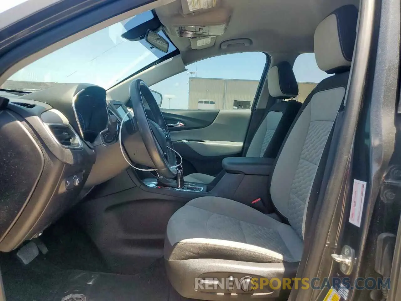 7 Photograph of a damaged car 2GNAXKEV6K6100167 CHEVROLET EQUINOX 2019