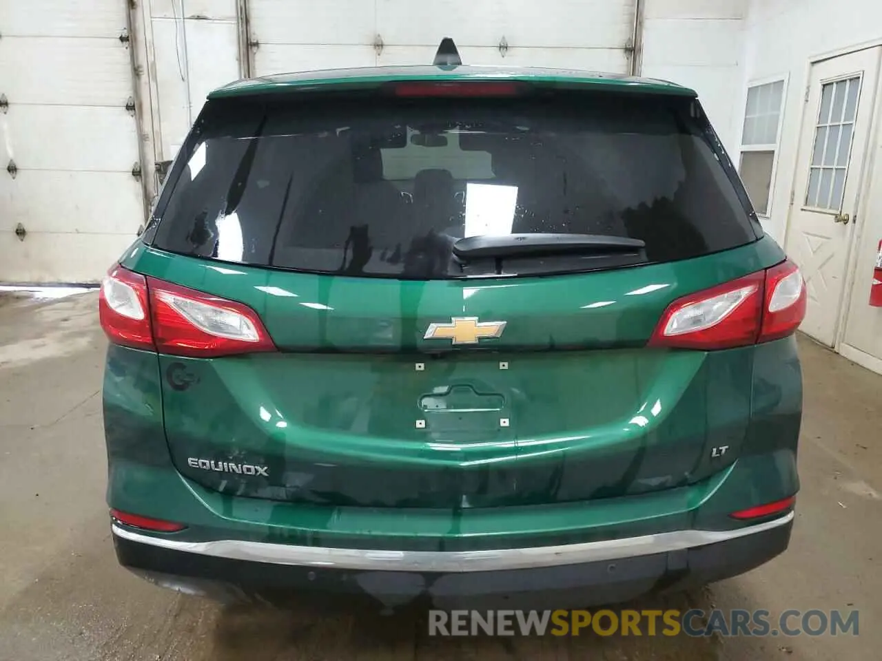 6 Photograph of a damaged car 2GNAXKEV6K6122282 CHEVROLET EQUINOX 2019